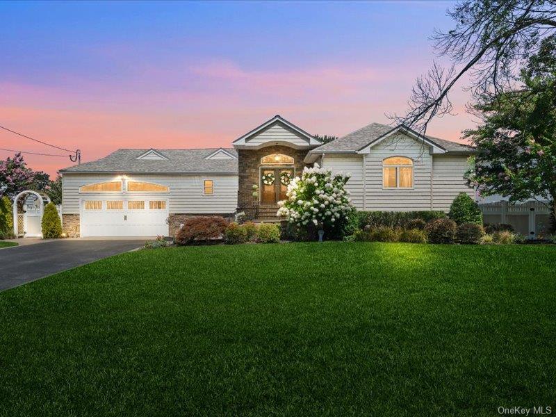 #1 photo, 77 Shore Road, サフォーク郡 Amityville , NY 11701