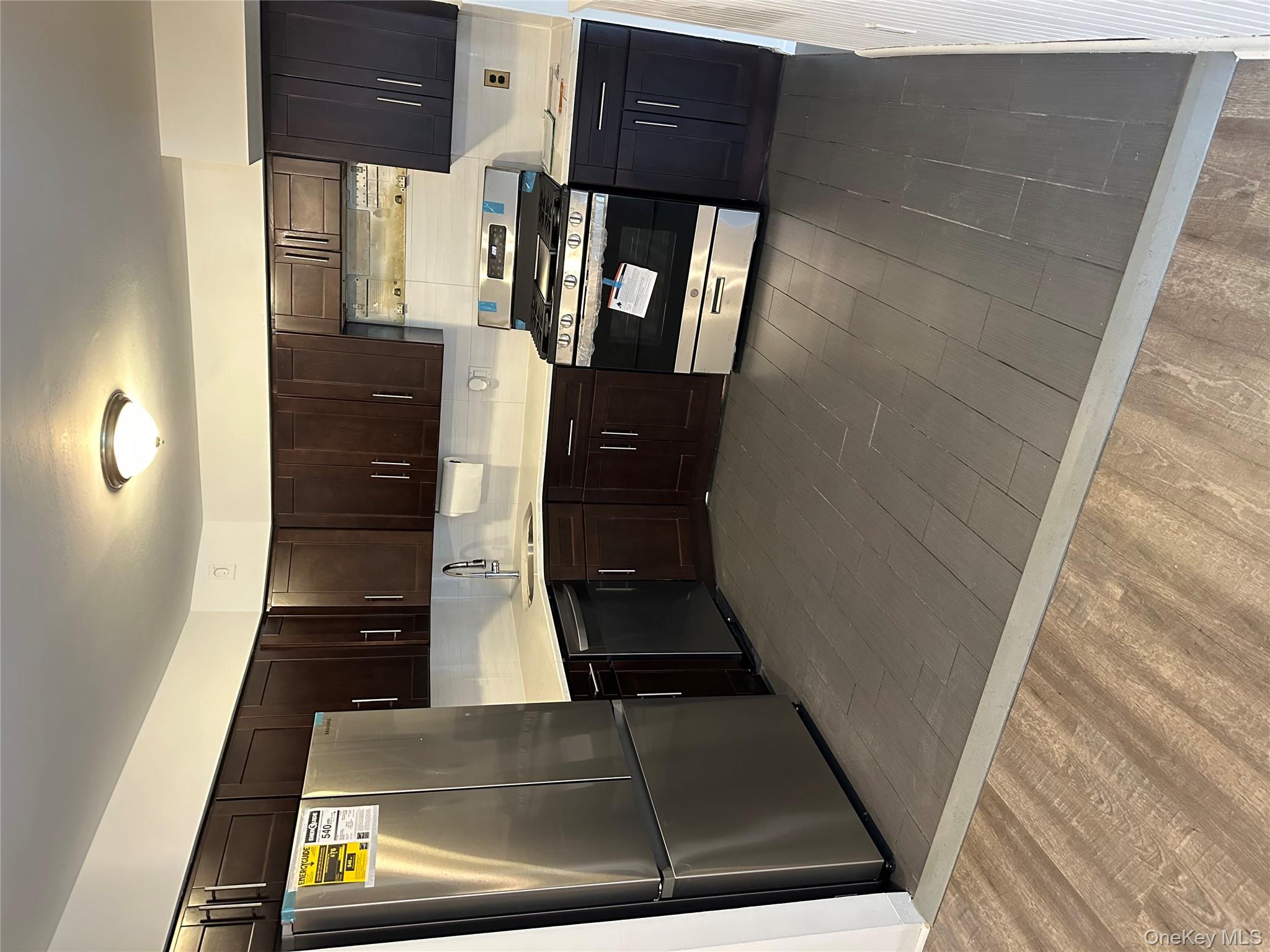 #16 photo, 25-59 46th Street, クイーンズ区 Astoria , NY 11103