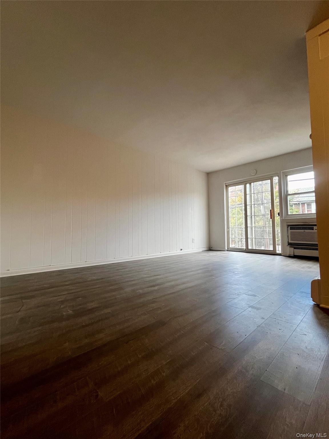 #4 photo, 25-59 46th Street, クイーンズ区 Astoria , NY 11103