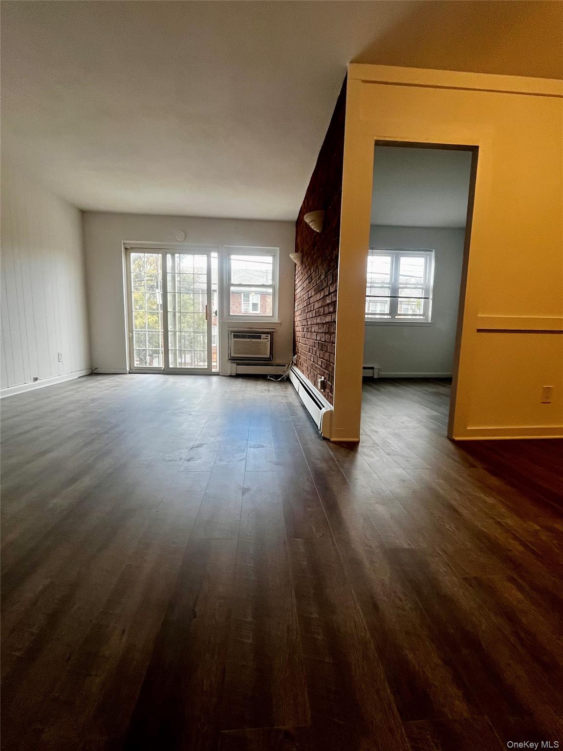 #5 photo, 25-59 46th Street, クイーンズ区 Astoria , NY 11103