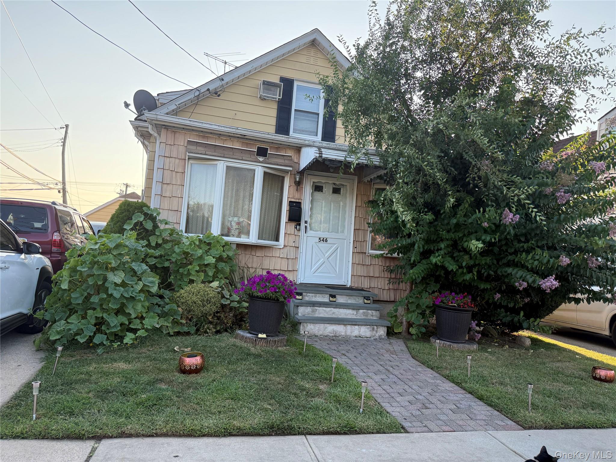 #1 photo, 546 Clark Place, ナッソー郡 Uniondale , NY 11553