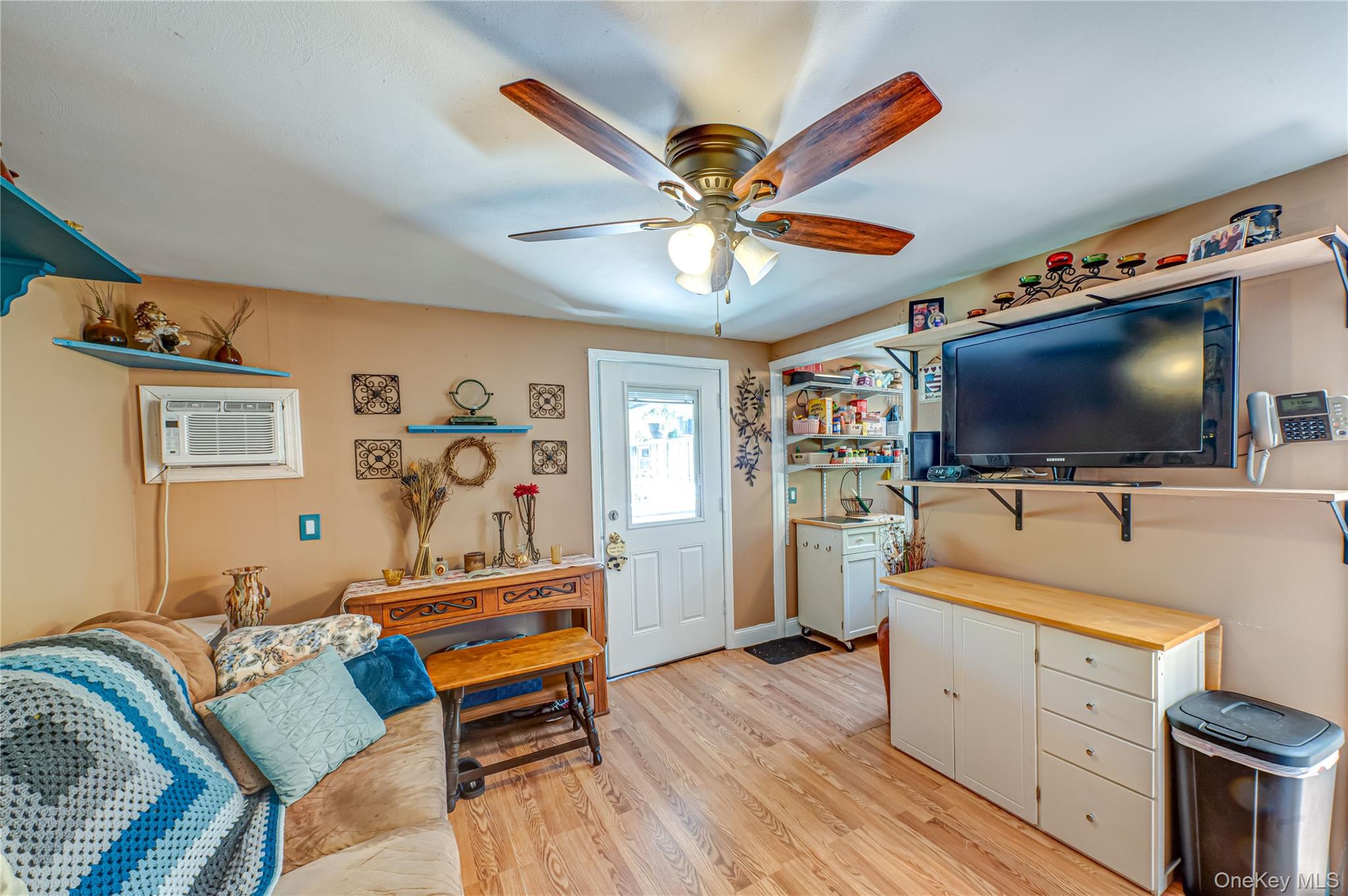 #16 photo, 8 Woodbrook Drive, サフォーク郡 Ridge , NY 11961