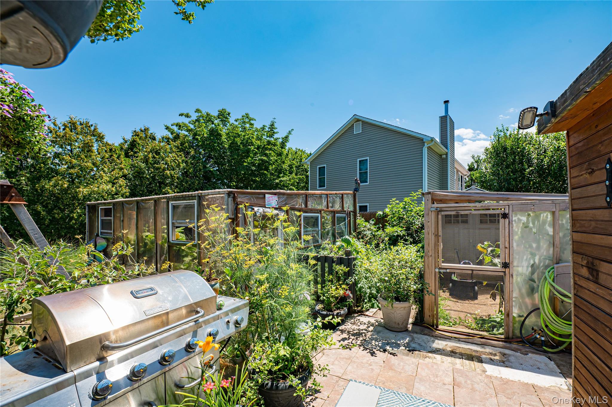 #20 photo, 8 Woodbrook Drive, サフォーク郡 Ridge , NY 11961