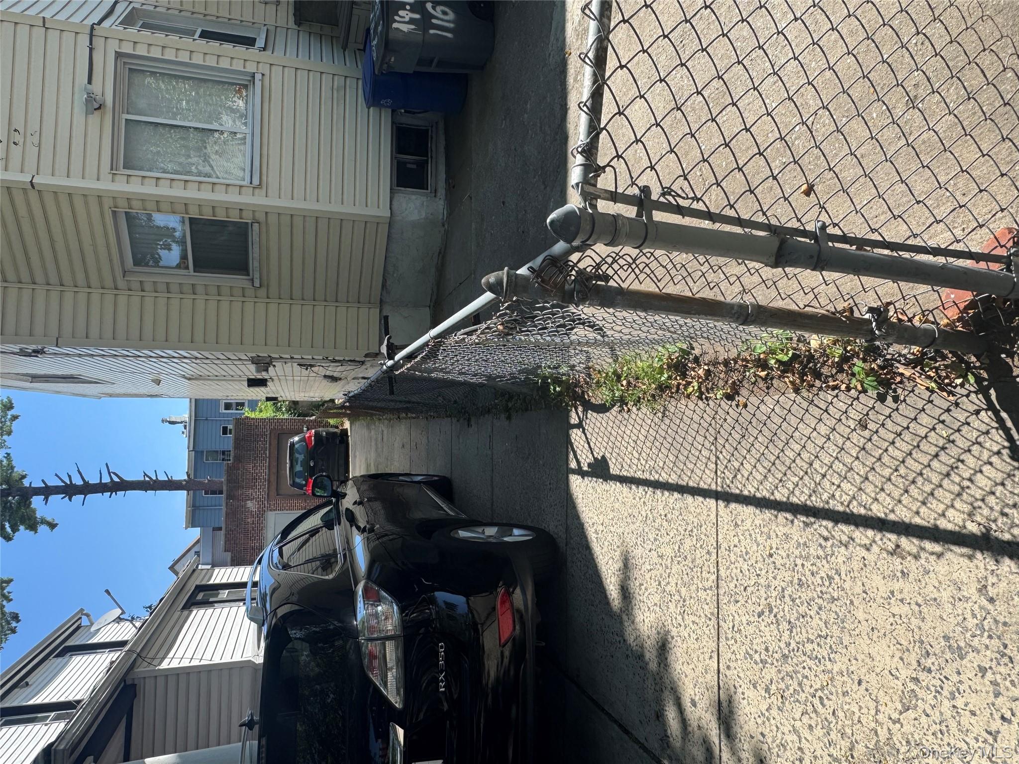 #2 photo, 9413 116th Street, クイーンズ区 Richmond Hill S. , NY 11419