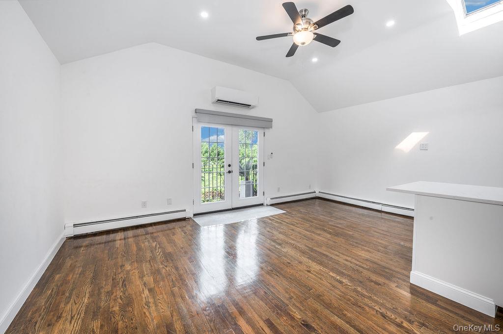 #1 photo, 268 Emerson Avenue, הברונקס Bronx , NY 10465