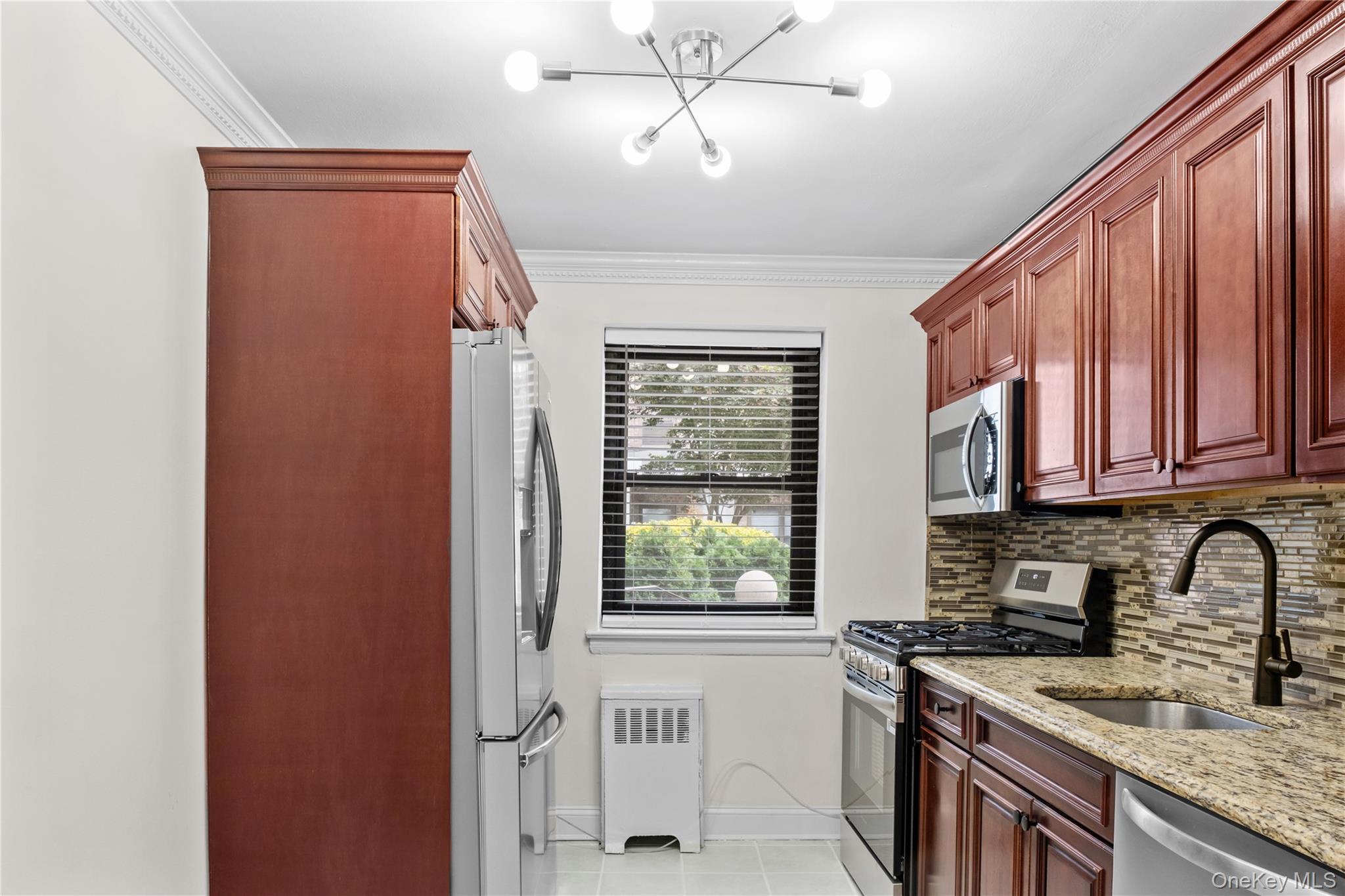 #3 photo, 6 West Mill Drive, ナッソー郡 Great Neck , NY 11021