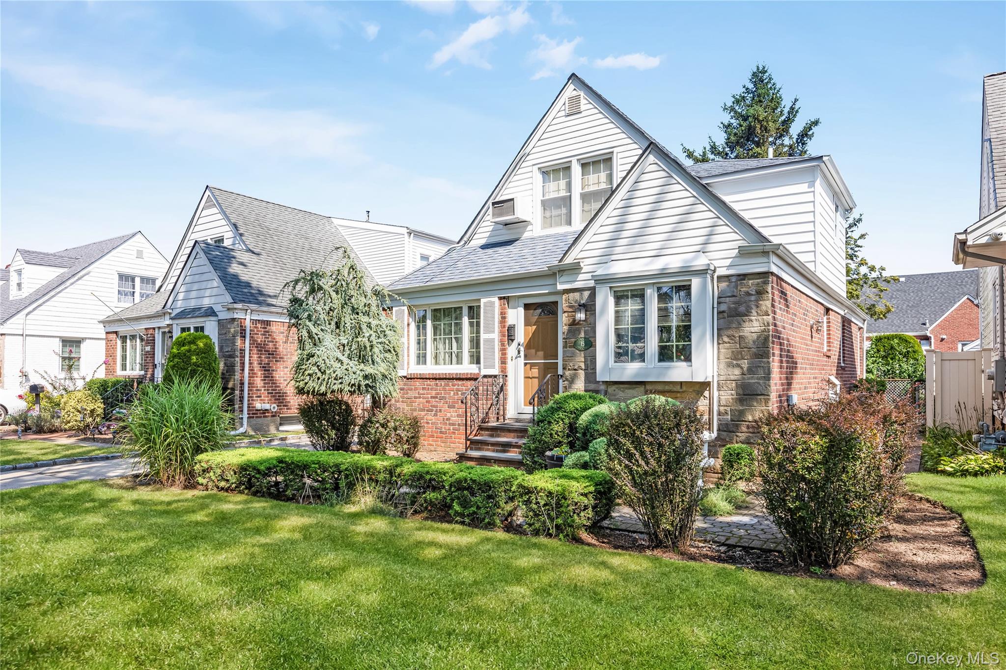 #3 photo, 15 Stewart Avenue, ナッソー郡 Stewart Manor , NY 11530