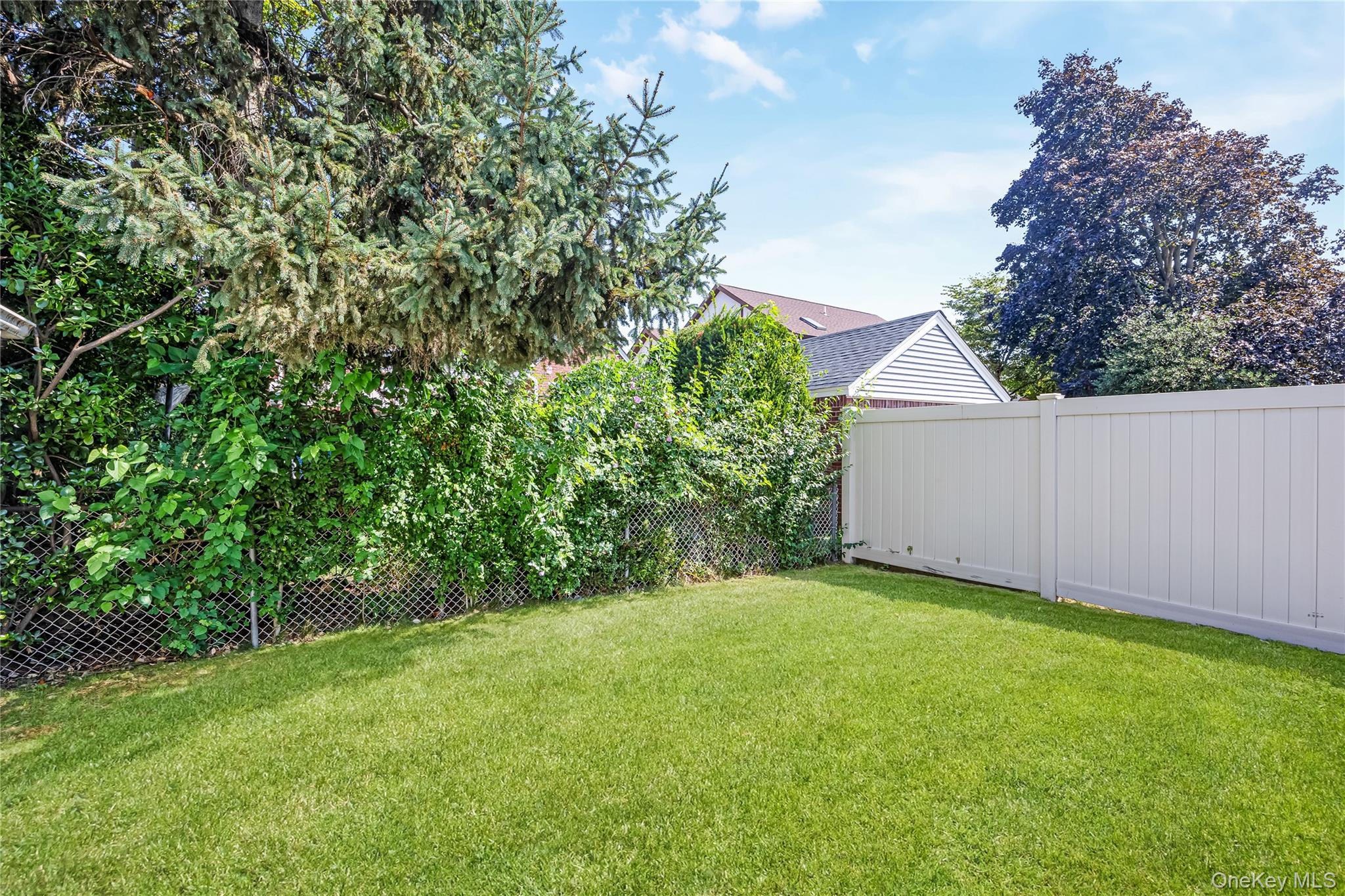 #5 photo, 15 Stewart Avenue, ナッソー郡 Stewart Manor , NY 11530