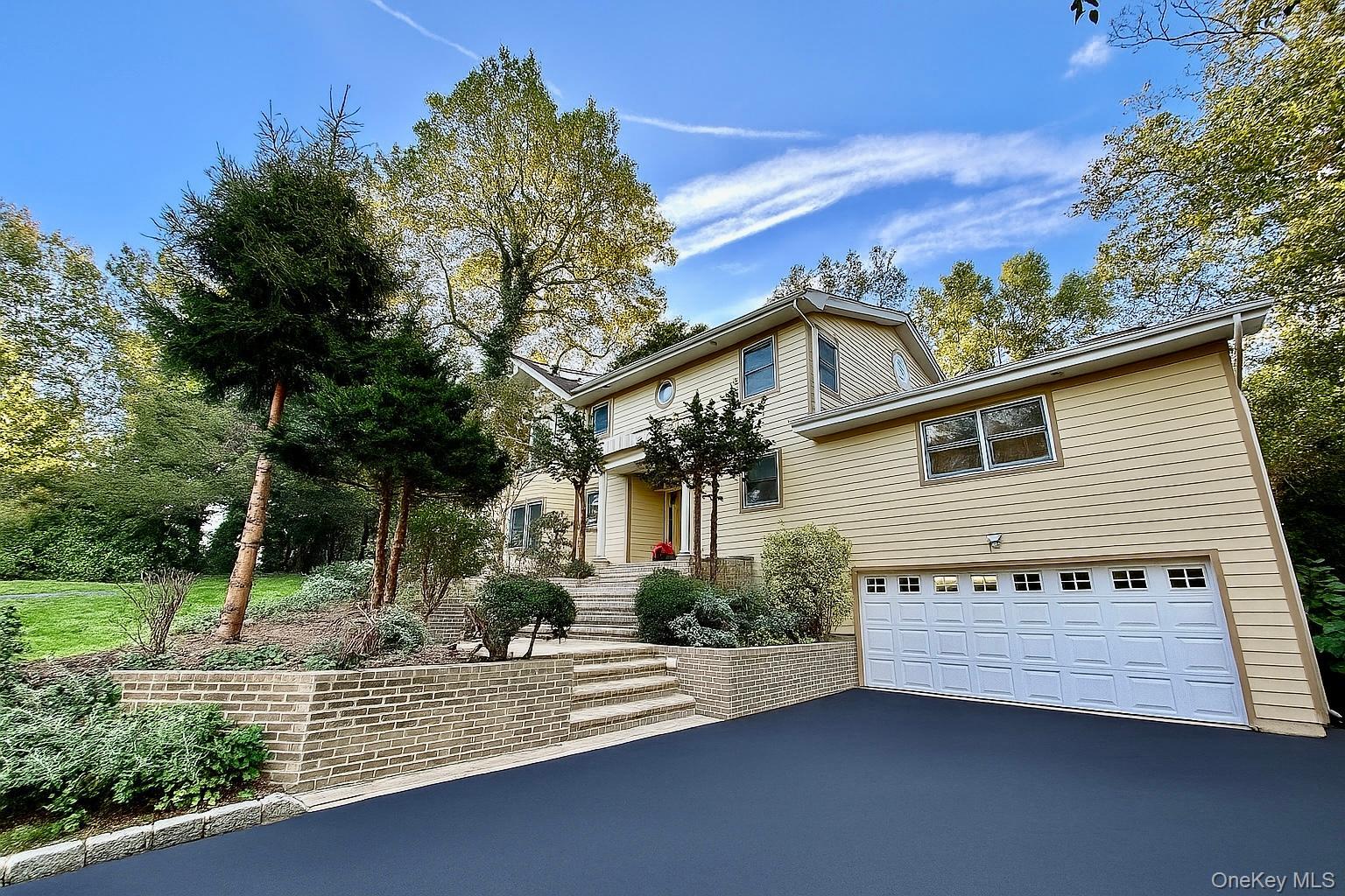 #1 photo, 8 Briarfield Drive, ナッソー郡 Great Neck , NY 11020