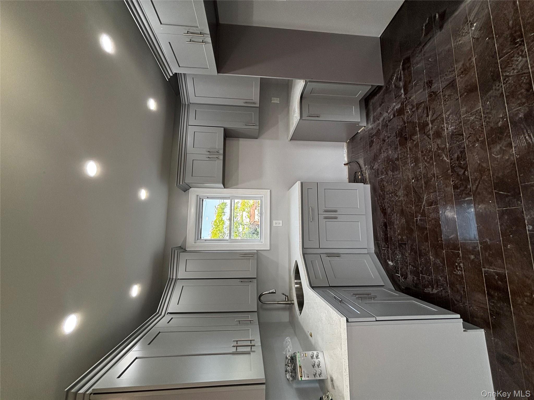 #8 photo, 40-06 Rockaway Beach Boulevard, クイーンズ区 Far Rockaway , NY 11691