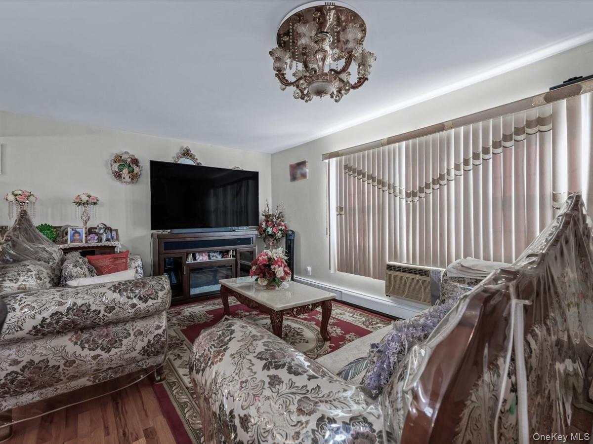 #3 photo, 14557 229th Street, クイーンズ区 Springfield Gardens , NY 11413