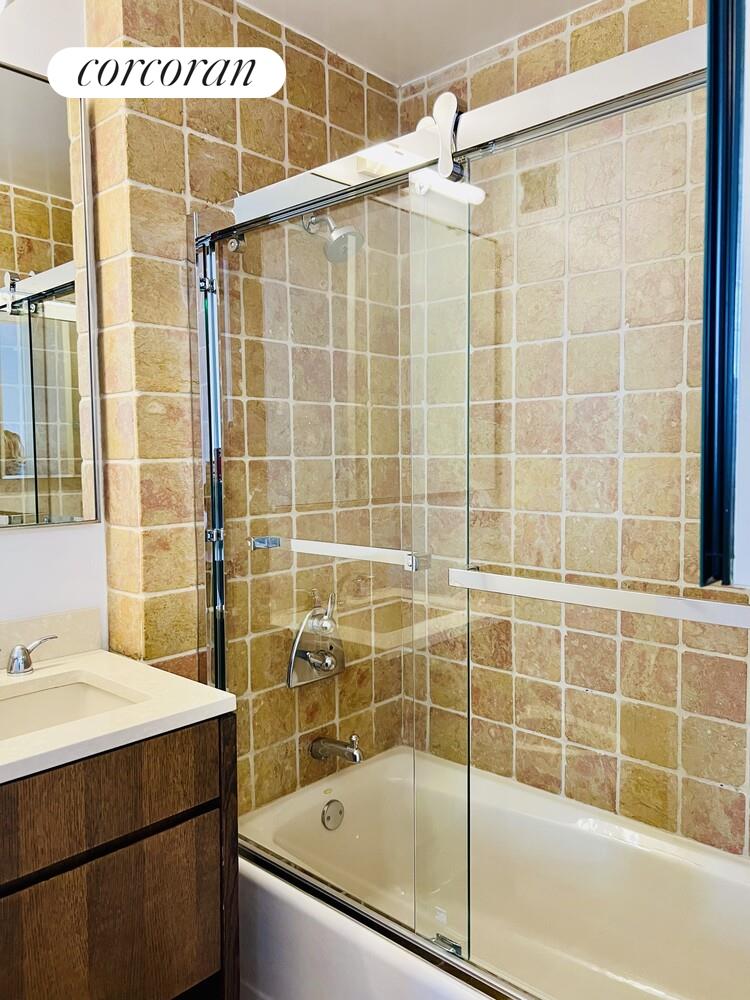 #4 photo, New York City, マンハッタン Lenox Hill , NY 10065