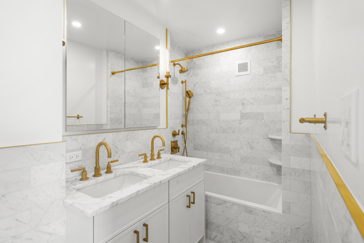 #15 photo, 2 5TH Avenue, マンハッタン Greenwich Village , NY 10011