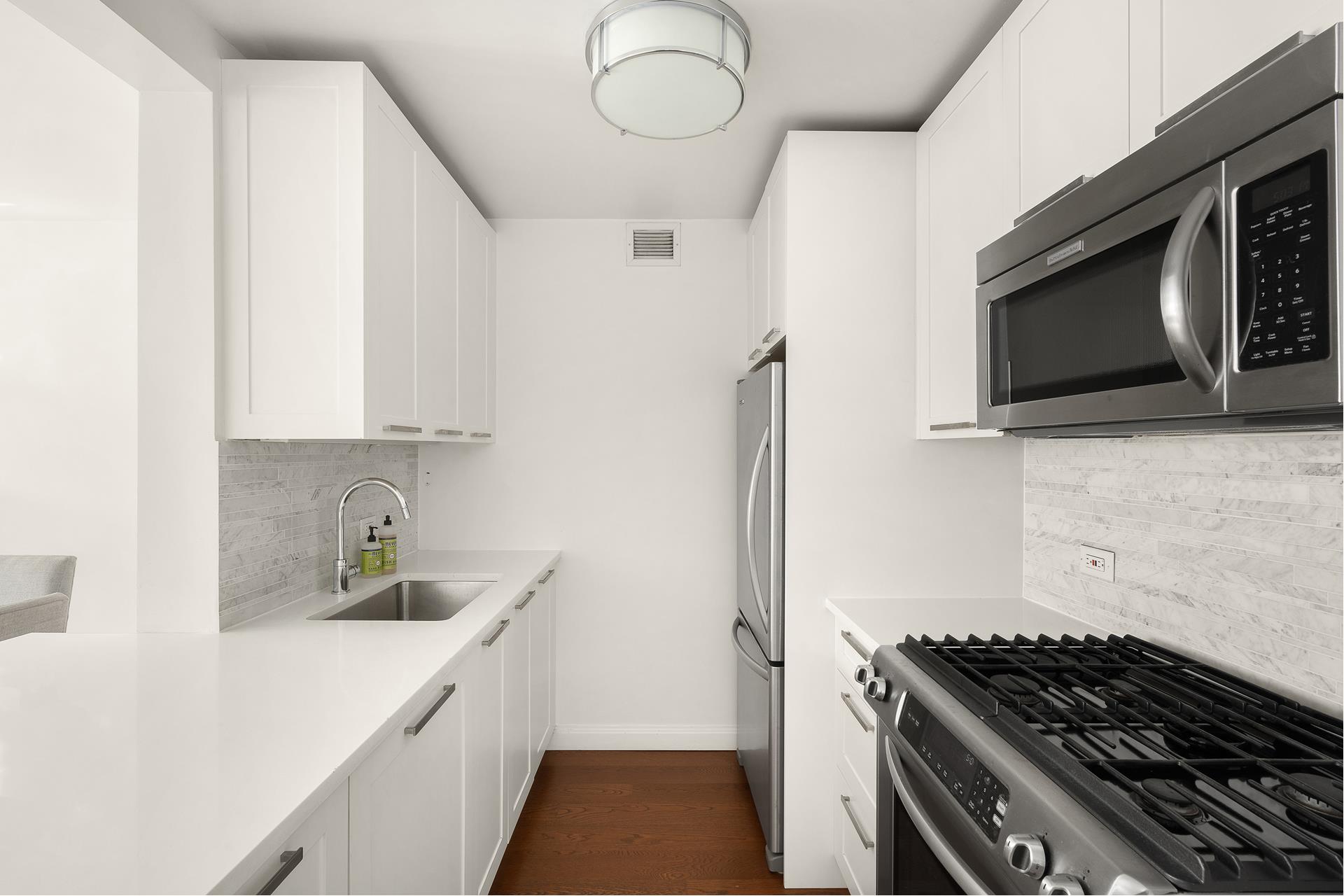 #16 photo, 200 E 94TH Street, Yorkville , NY 10128