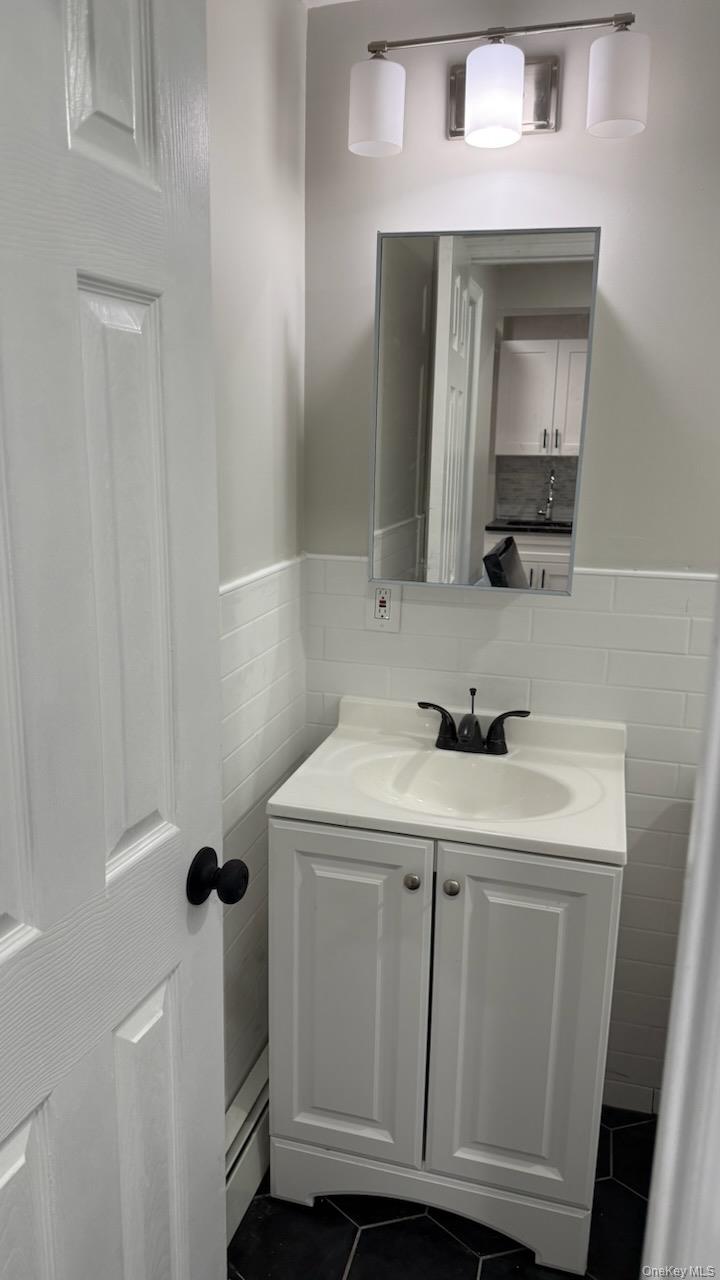 #3 photo, 952 East 224th street Street, Bronx , NY 10466