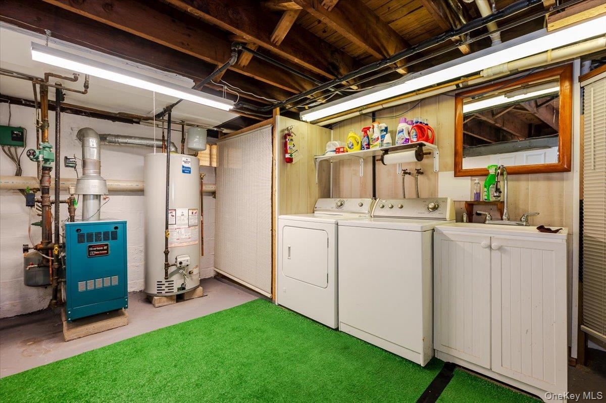 #15 photo, 225 Granada Parkway, Lindenhurst , NY 11757