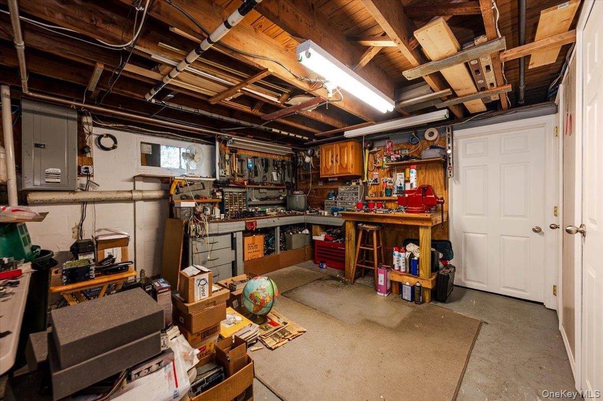 #16 photo, 225 Granada Parkway, Lindenhurst , NY 11757