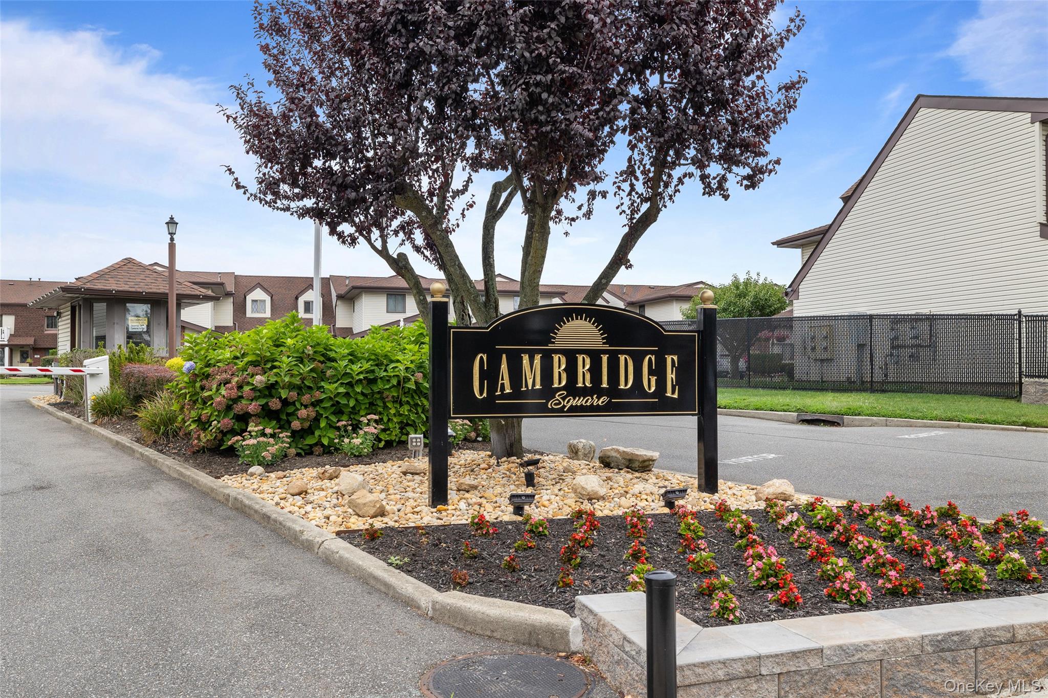 #1 photo, 14 Cambridge Drive, 东长岛 Copiague , NY 11726