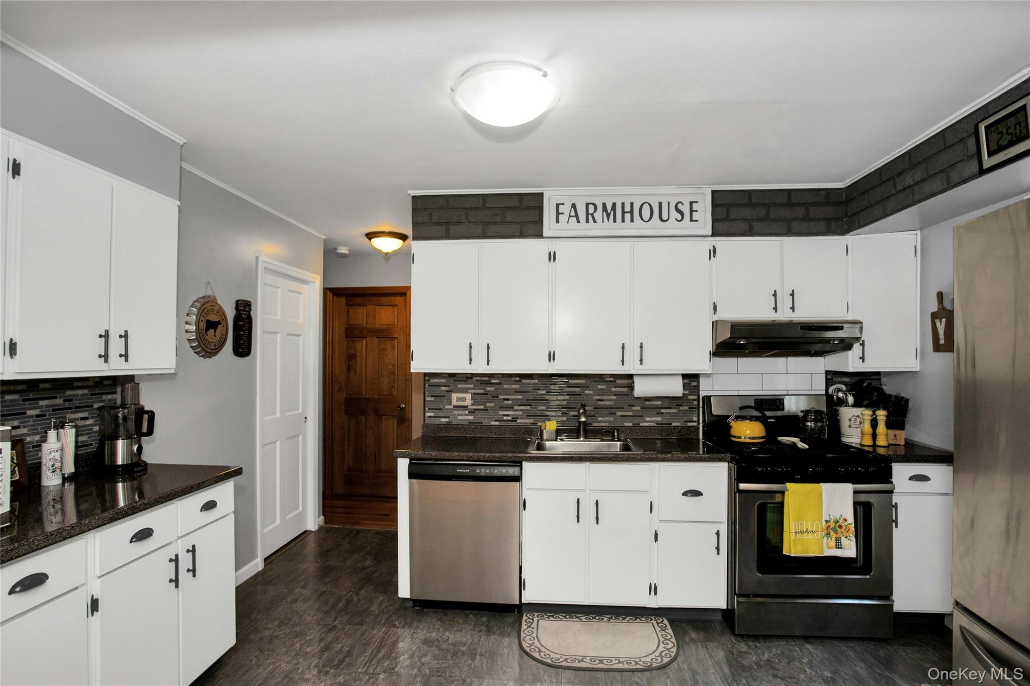 #7 photo, 49 Norcross Avenue, Bethpage , NY 11714