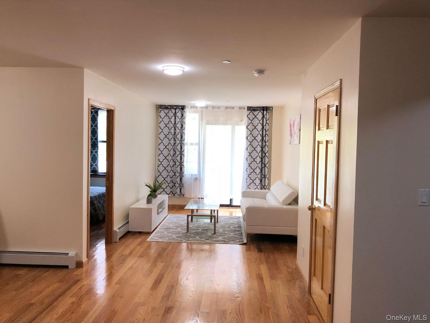 #3 photo, 1587 E 19th Street, ブルックリン区 Brooklyn , NY 11230