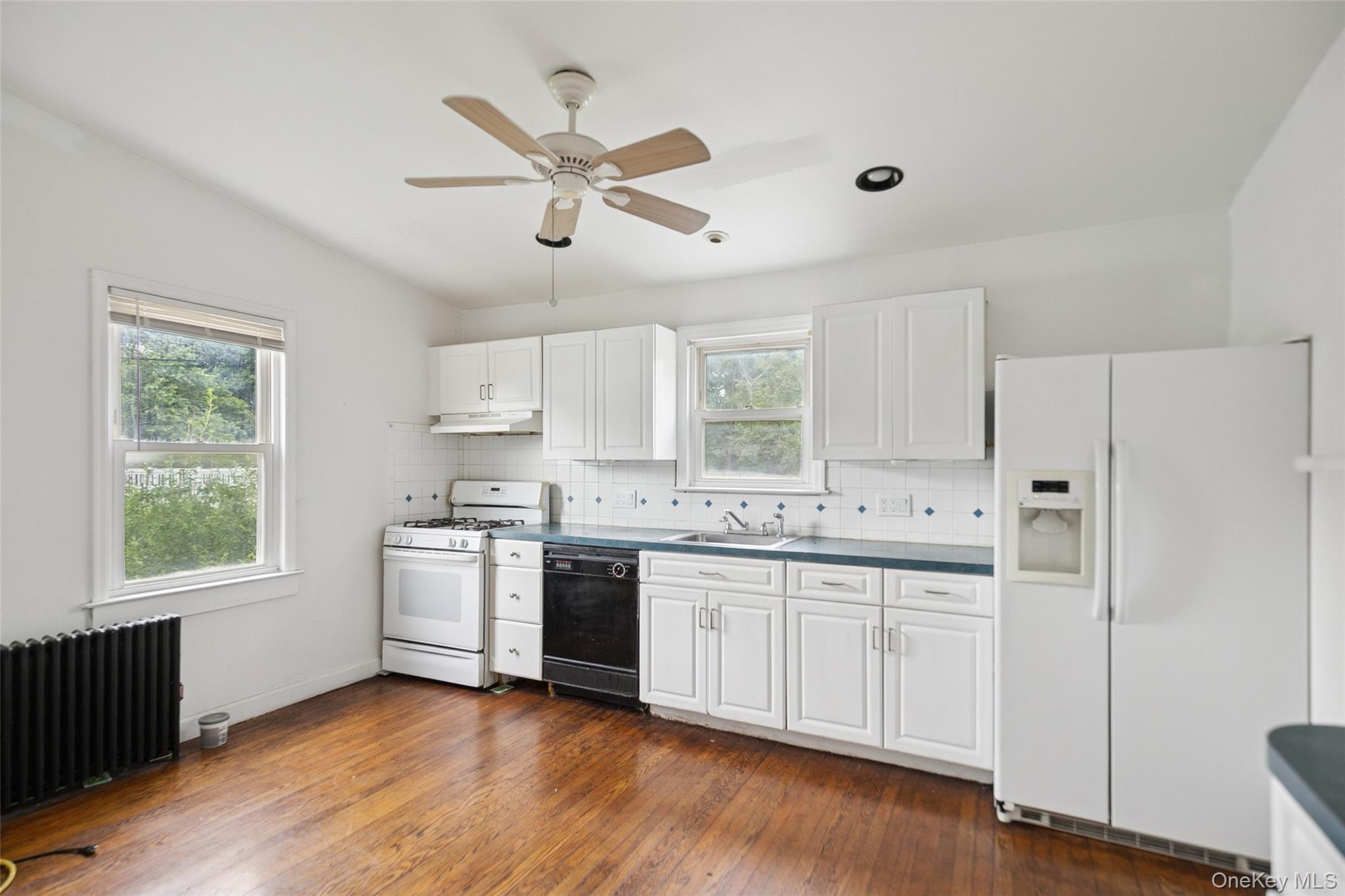 #14 photo, 600 Little East Neck Road, サフォーク郡 West Babylon , NY 11704