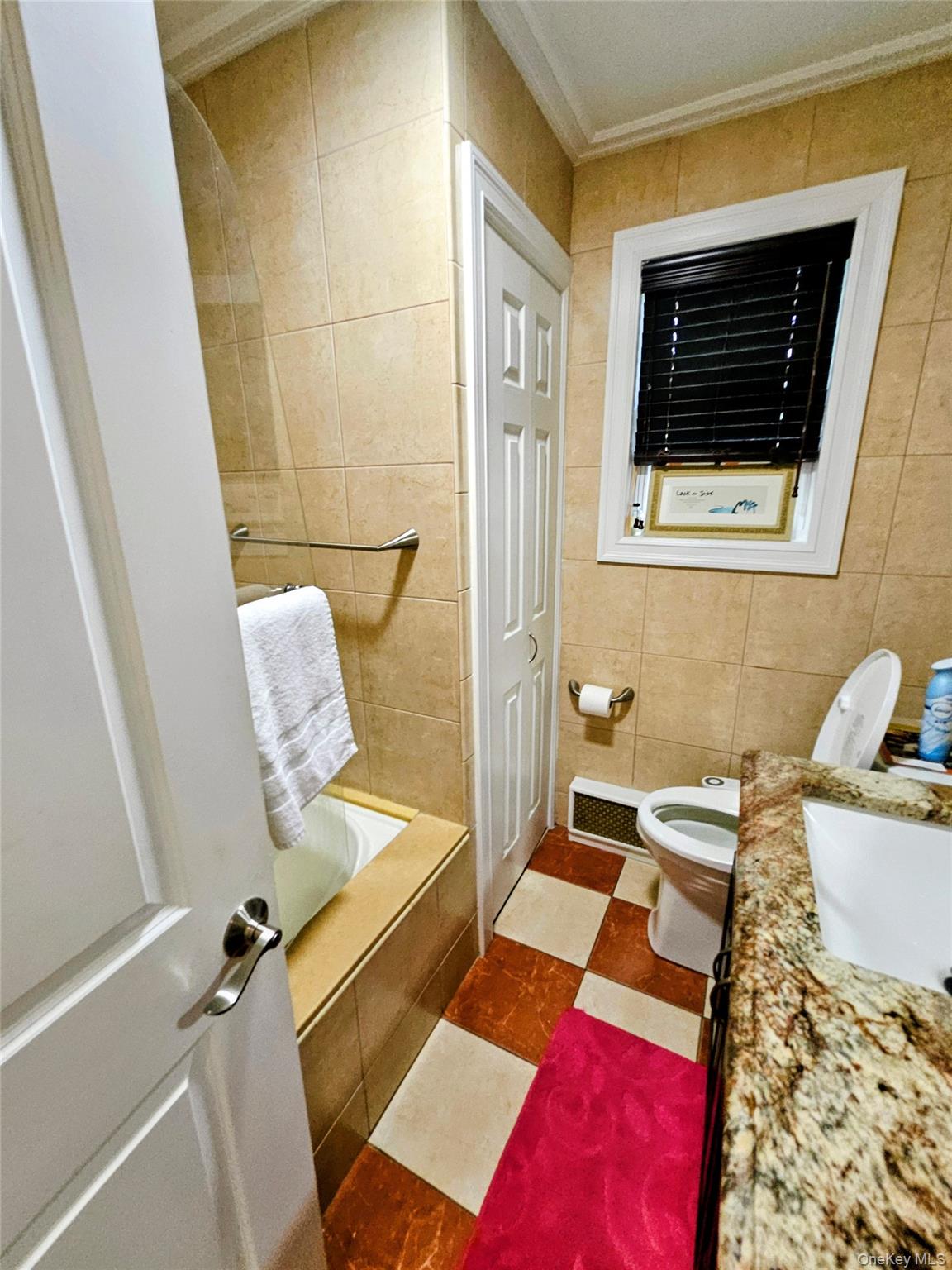 #13 photo, 4020 249th St, クイーンズ区 Little Neck , NY 11363