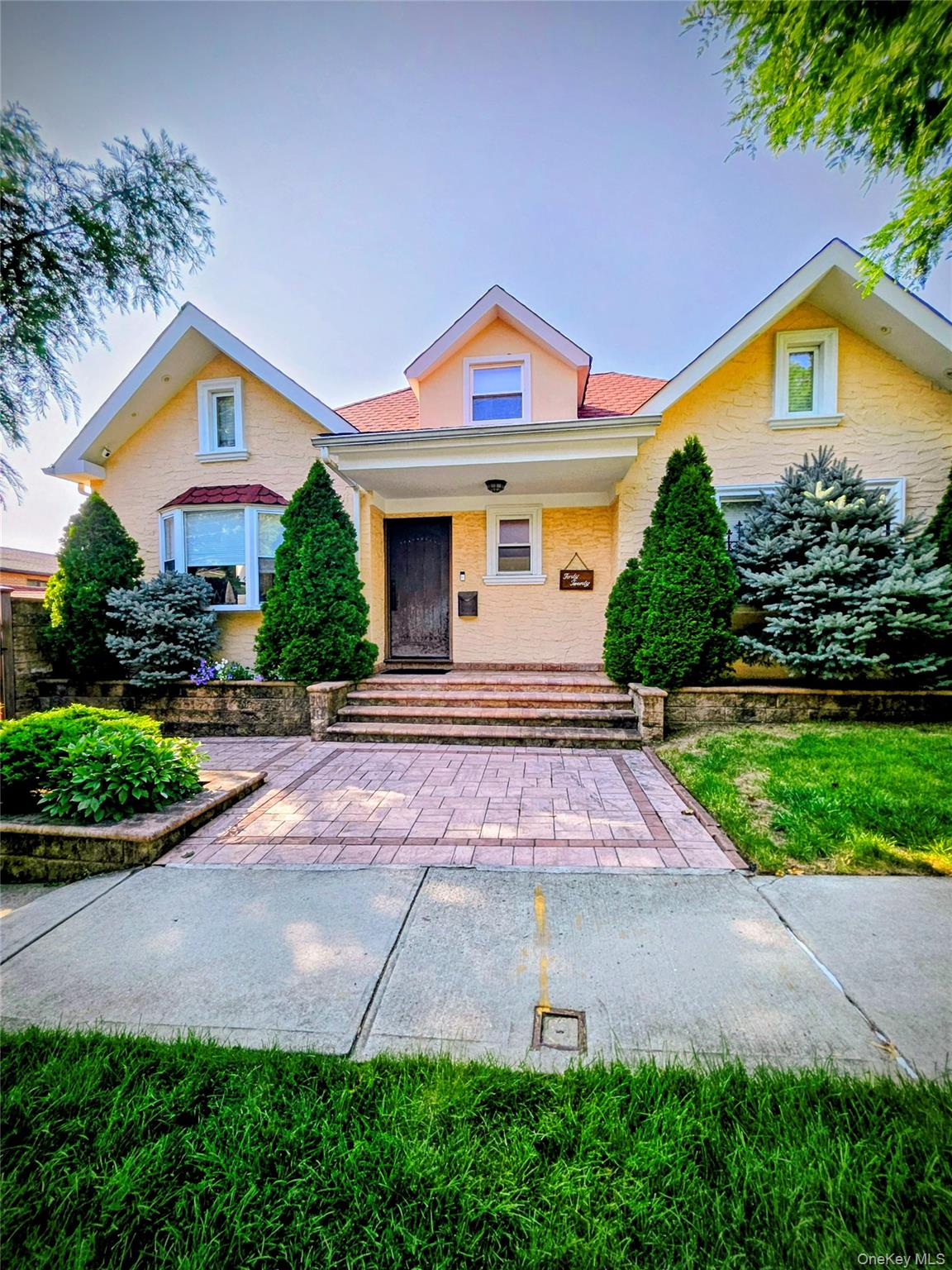 #3 photo, 4020 249th St, クイーンズ区 Little Neck , NY 11363