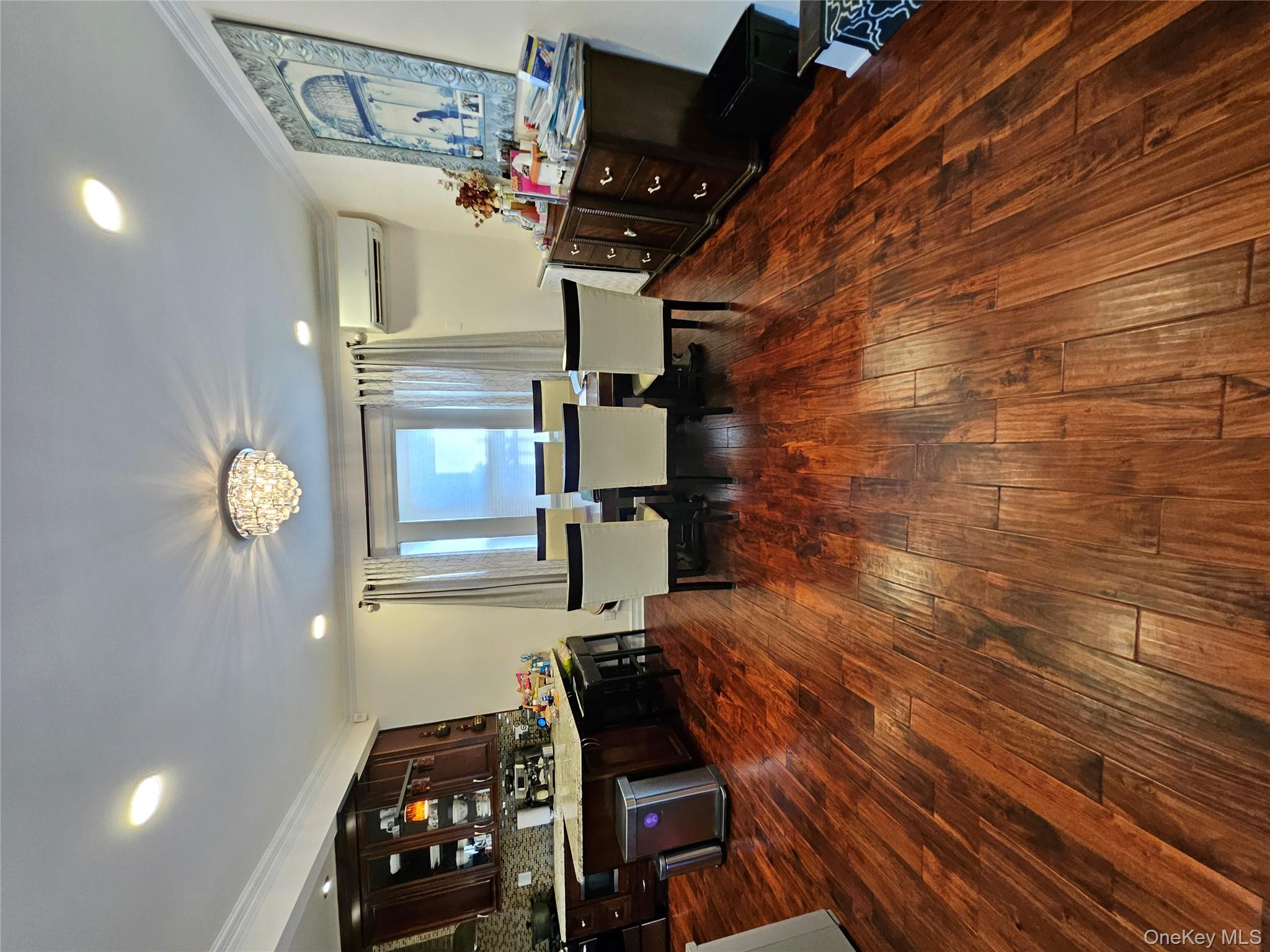 #7 photo, 4020 249th St, クイーンズ区 Little Neck , NY 11363