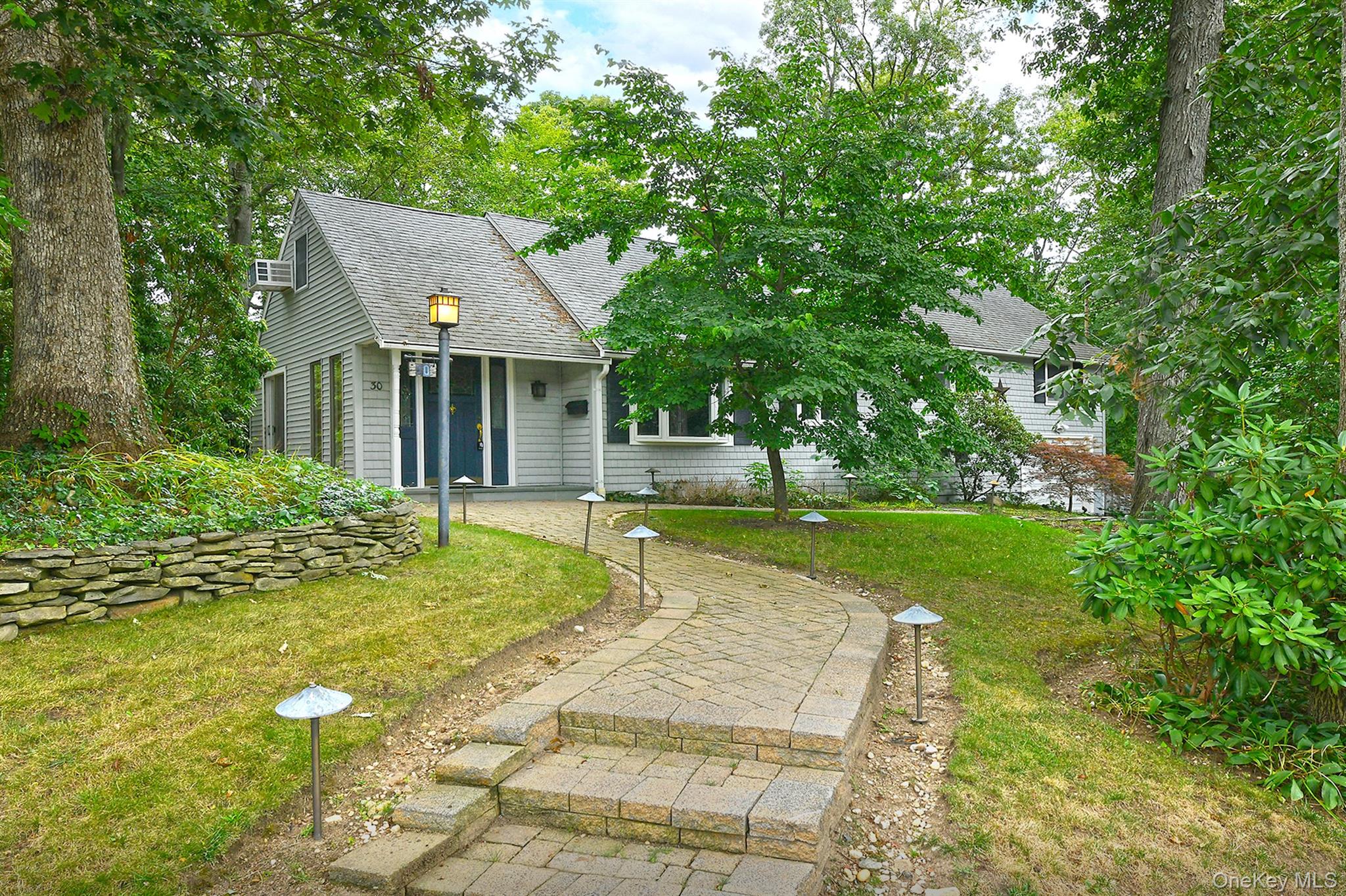 #1 photo, 30 Tappen Drive, サフォーク郡 Melville , NY 11747