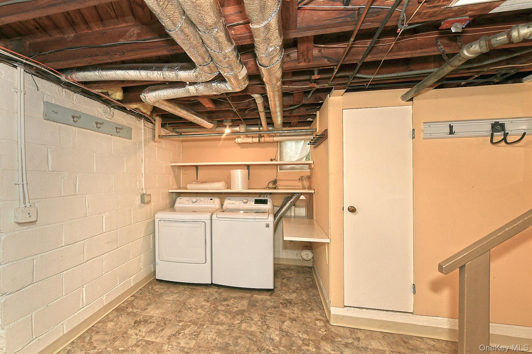 #17 photo, 30 Tappen Drive, サフォーク郡 Melville , NY 11747