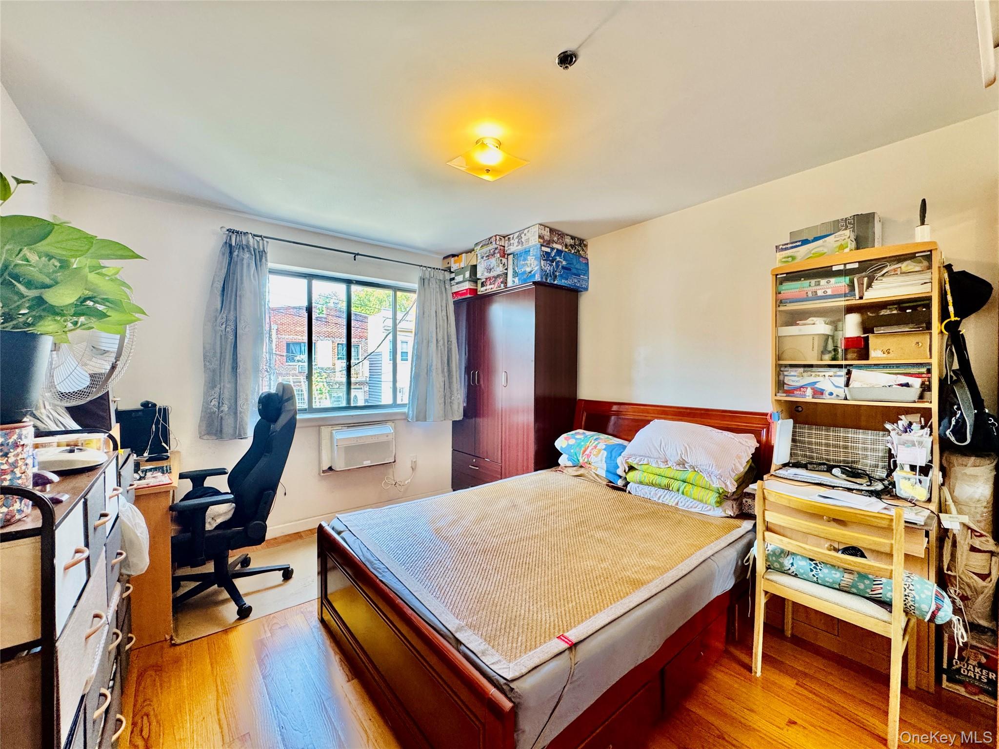 #4 photo, 37-33 107th Street, クイーンズ区 Corona , NY 11368