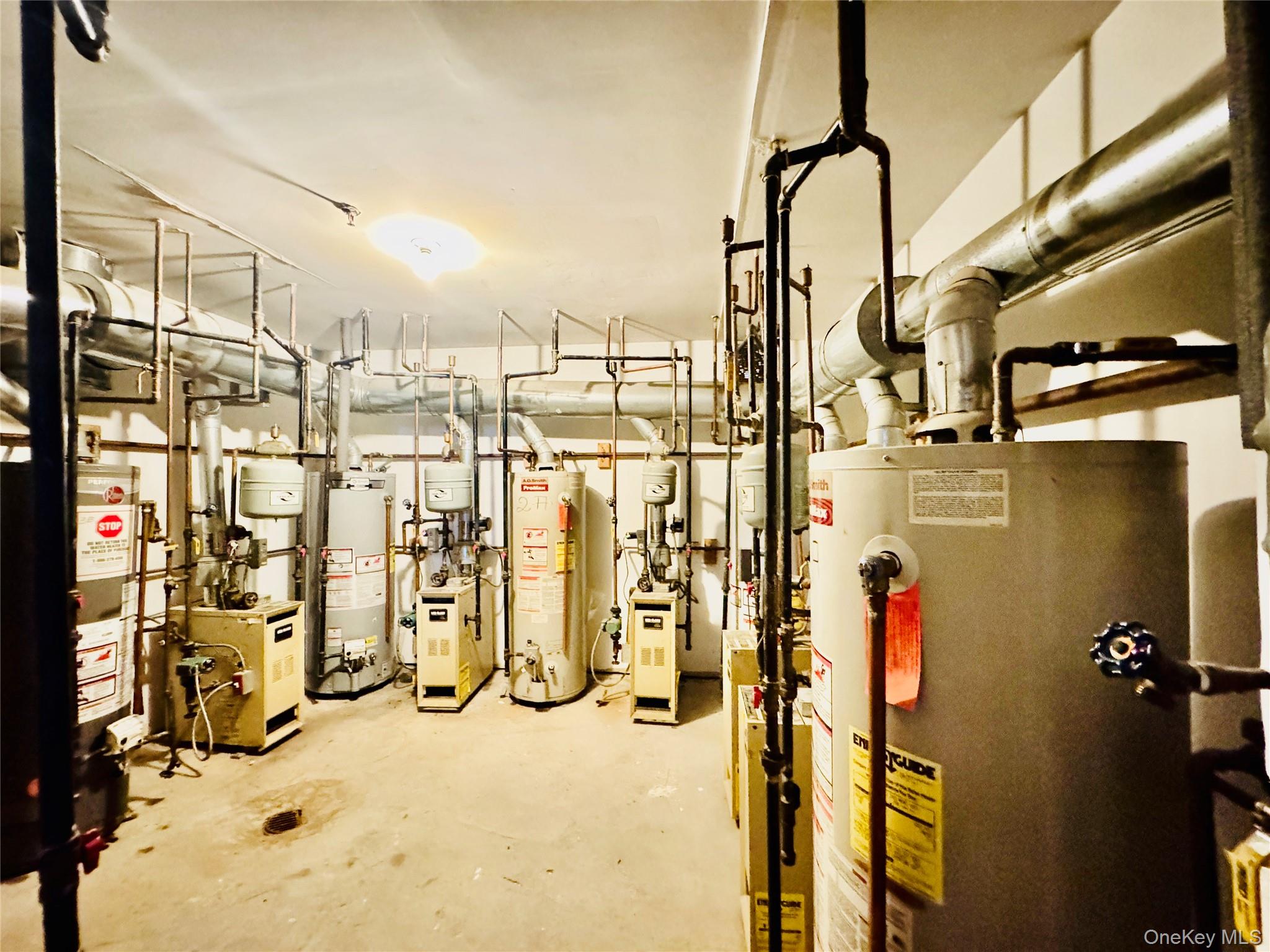 #8 photo, 37-33 107th Street, クイーンズ区 Corona , NY 11368