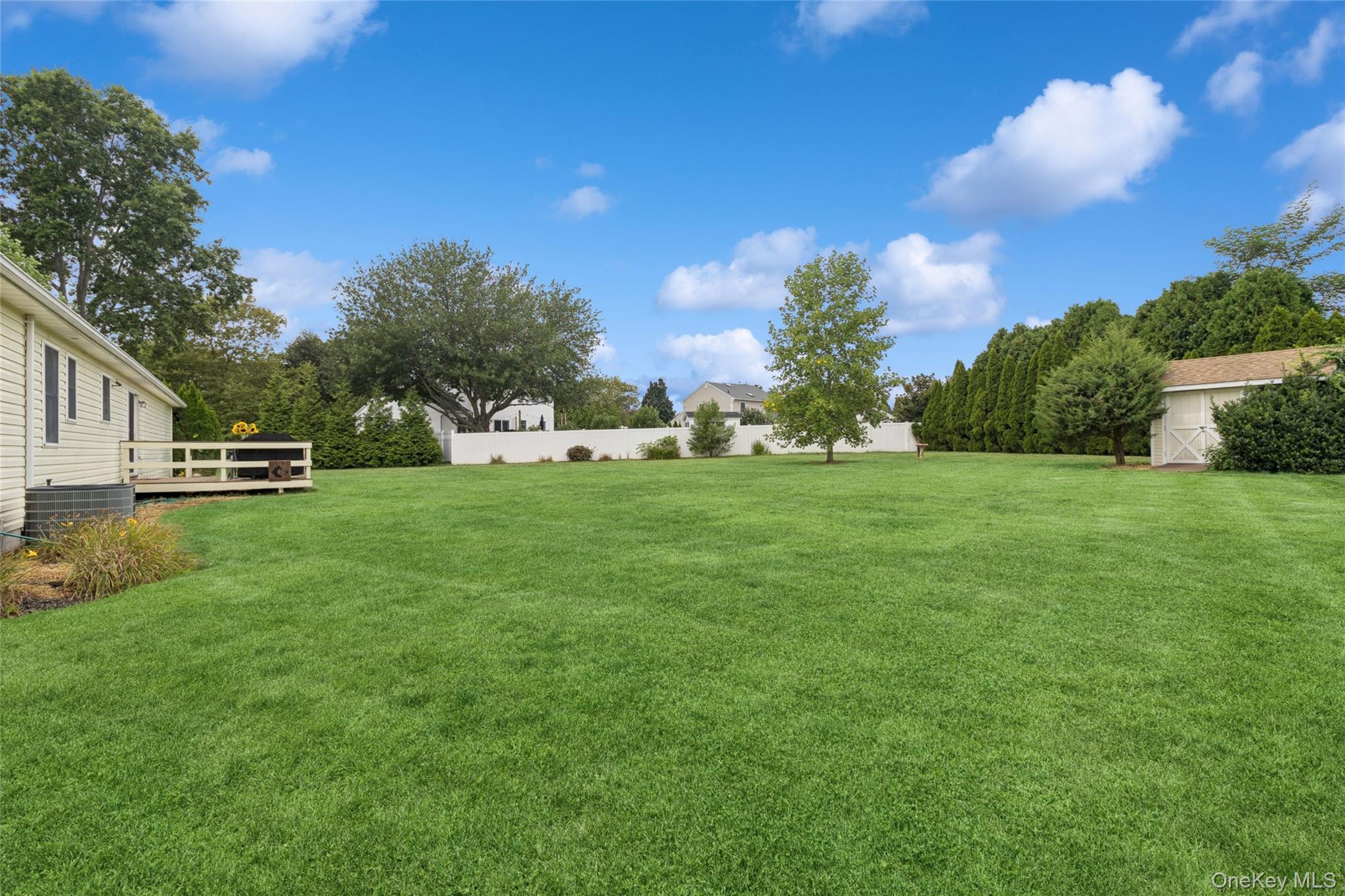 #14 photo, 84 Crystal Drive, サフォーク郡 Aquebogue , NY 11931