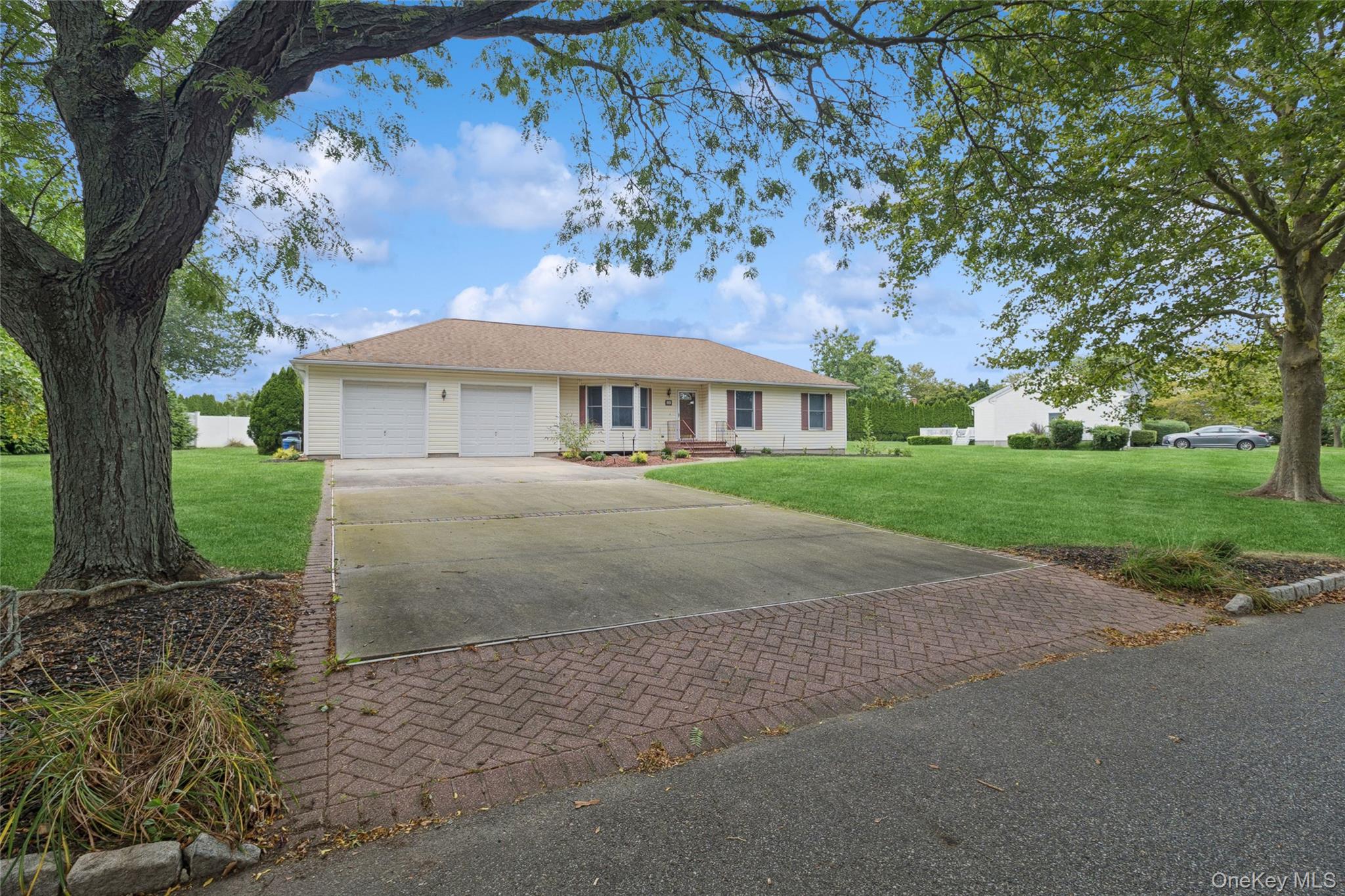 #2 photo, 84 Crystal Drive, サフォーク郡 Aquebogue , NY 11931