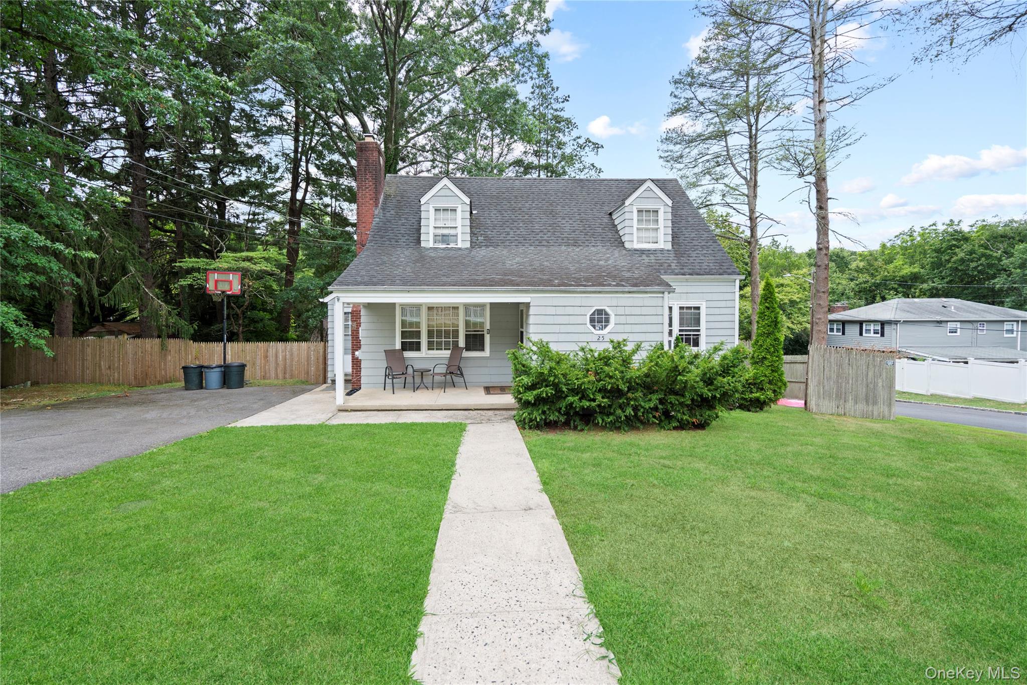 #1 photo, 25 Hillside Avenue, Woodbury , NY 11797