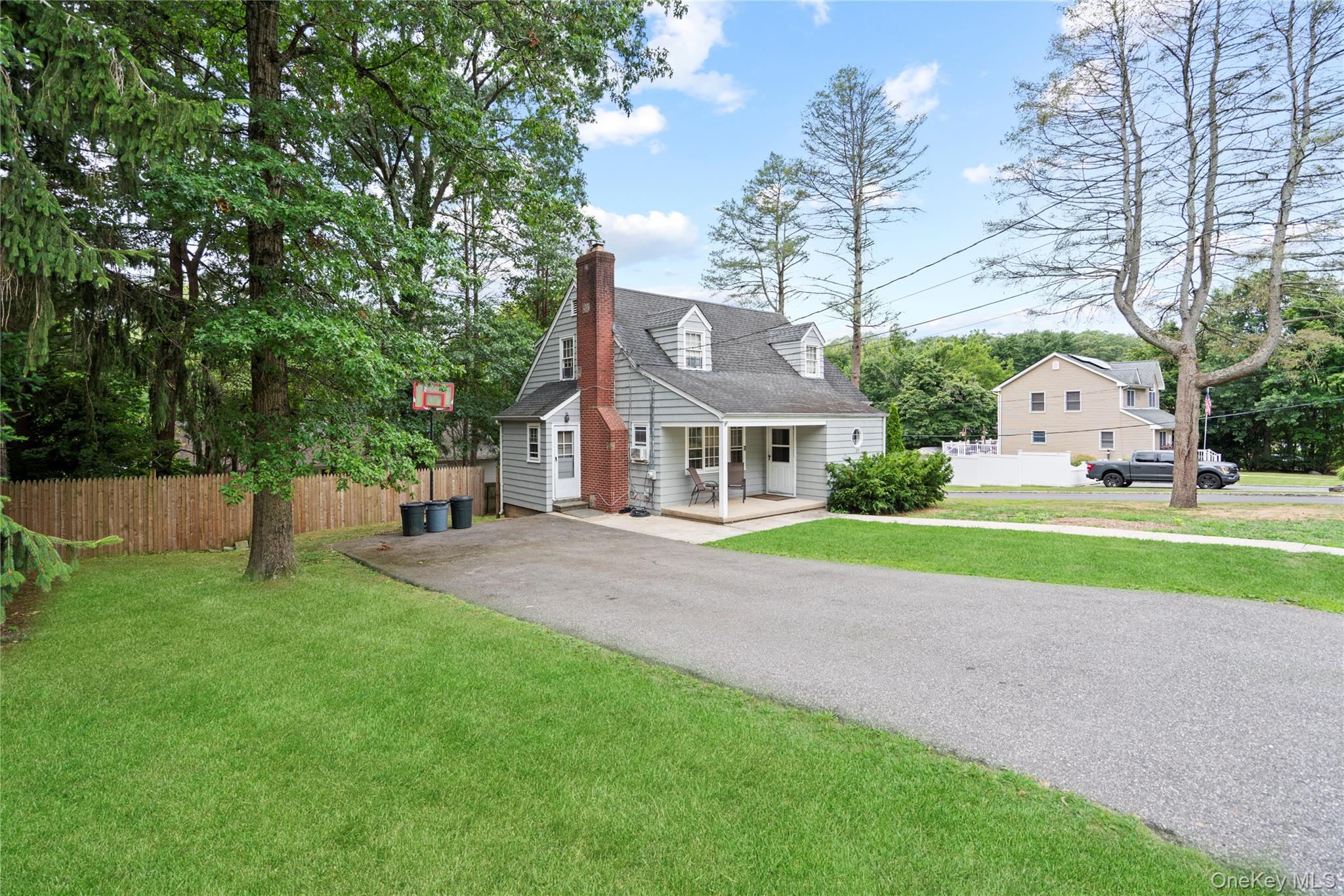 #2 photo, 25 Hillside Avenue, Woodbury , NY 11797