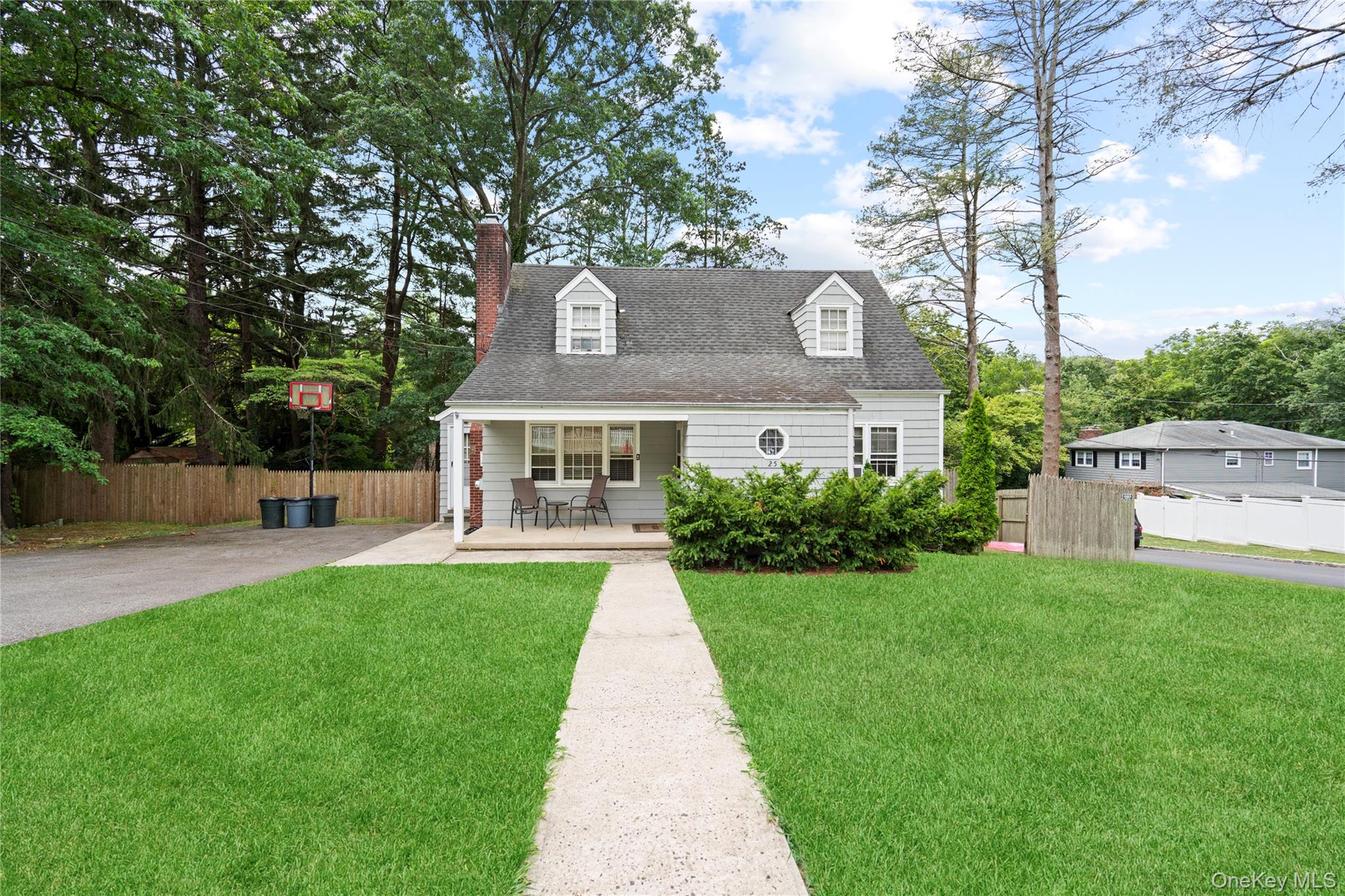 #4 photo, 25 Hillside Avenue, Woodbury , NY 11797