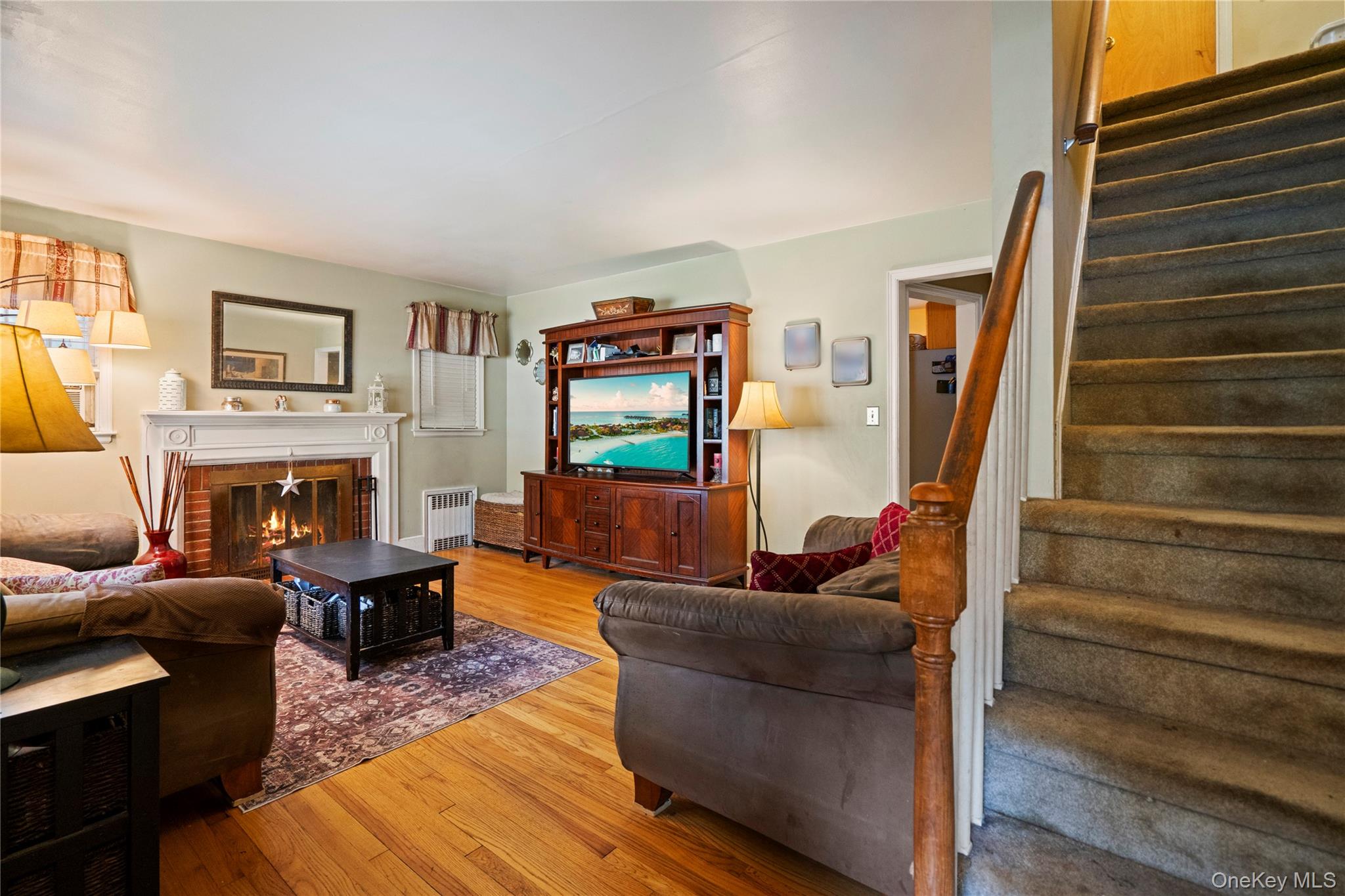 #5 photo, 25 Hillside Avenue, Woodbury , NY 11797