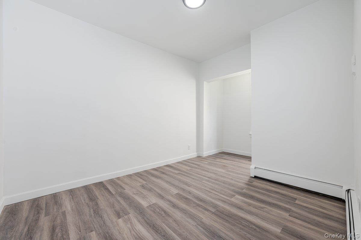 #8 photo, 573 Minnieford Avenue, ブロンクス区 Bronx , NY 10464