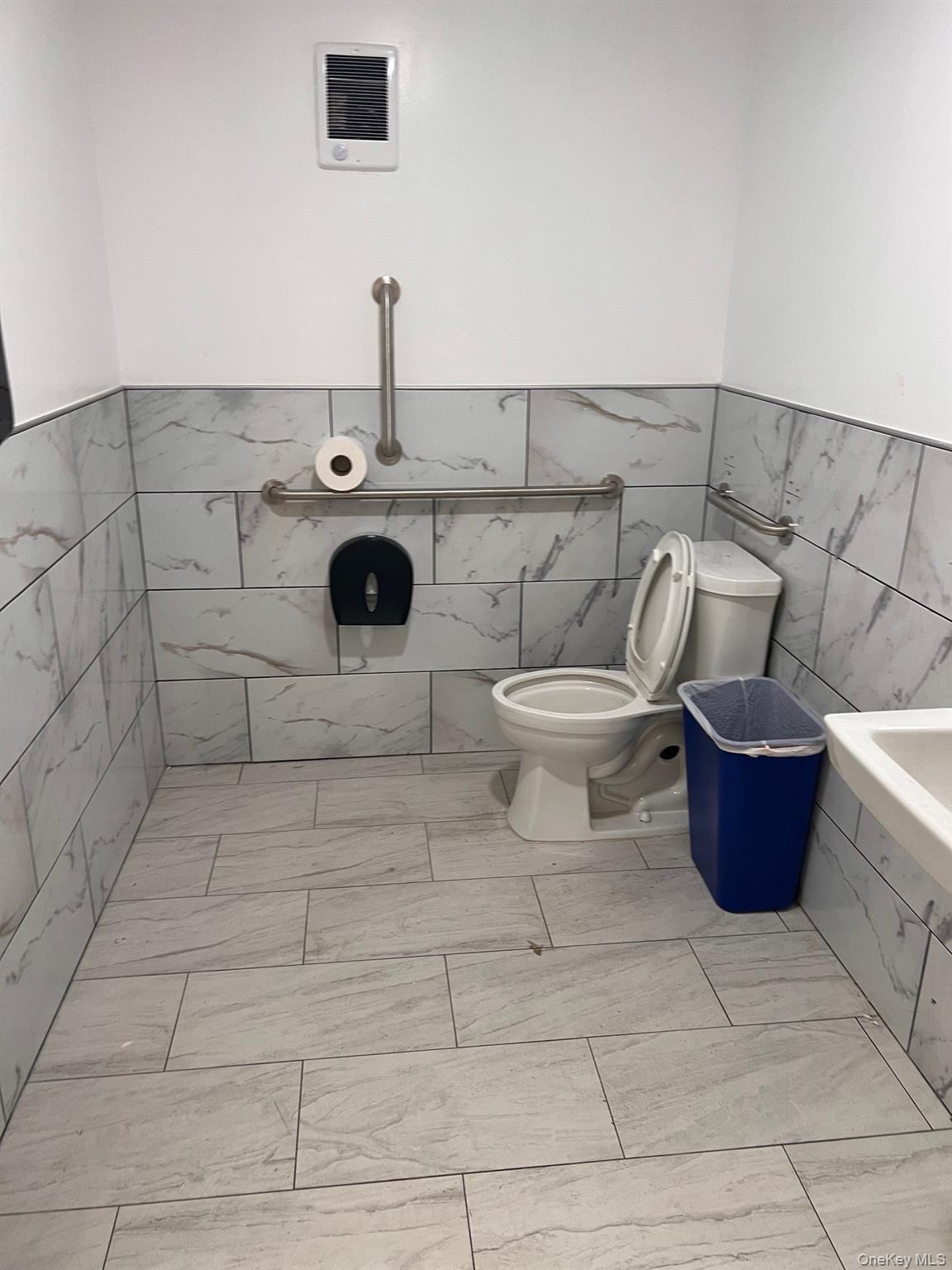 #4 photo, 670 Central Park Avenue, Yonkers , NY 10704