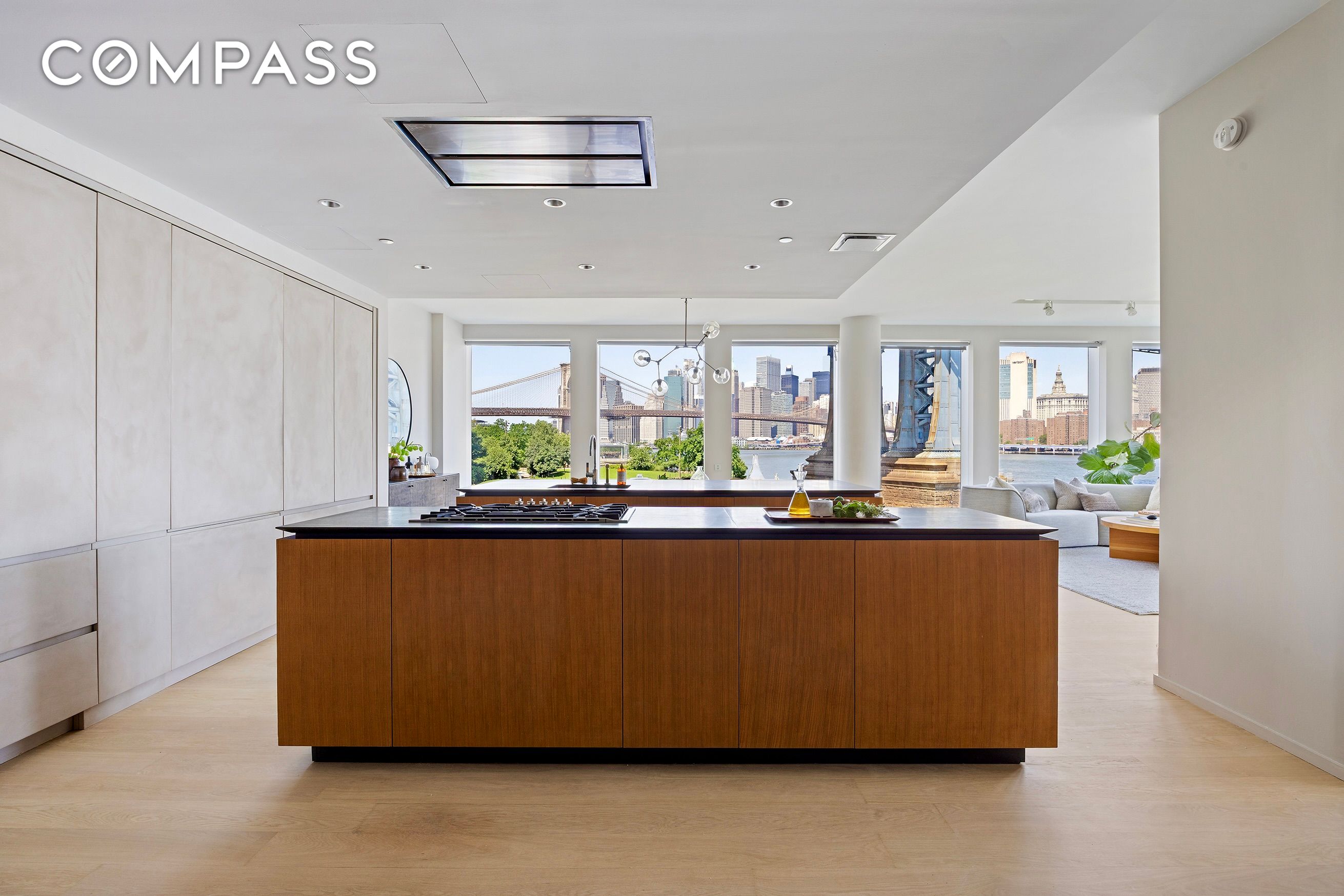 #8 photo, Brooklyn, DUMBO , NY 11201