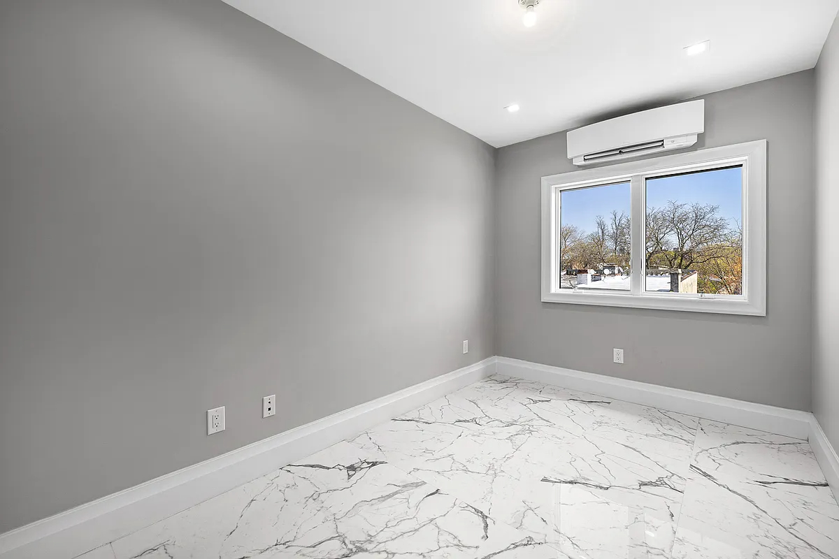 #8 photo, 1333 E 14TH Street, ブルックリン区 Midwood , NY 11230