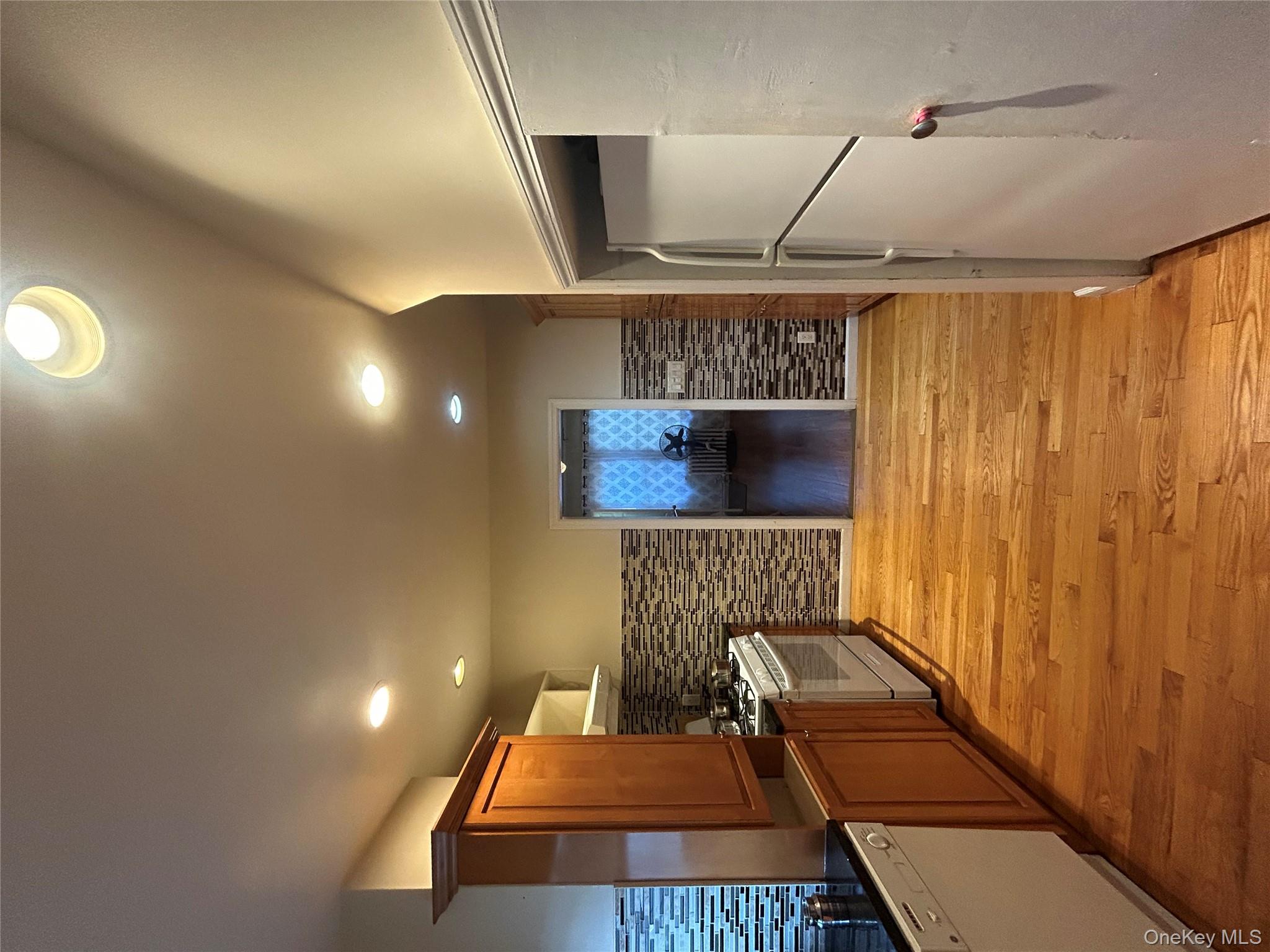 #11 photo, 100 Broad Street, ナッソー郡 Williston Park , NY 11596