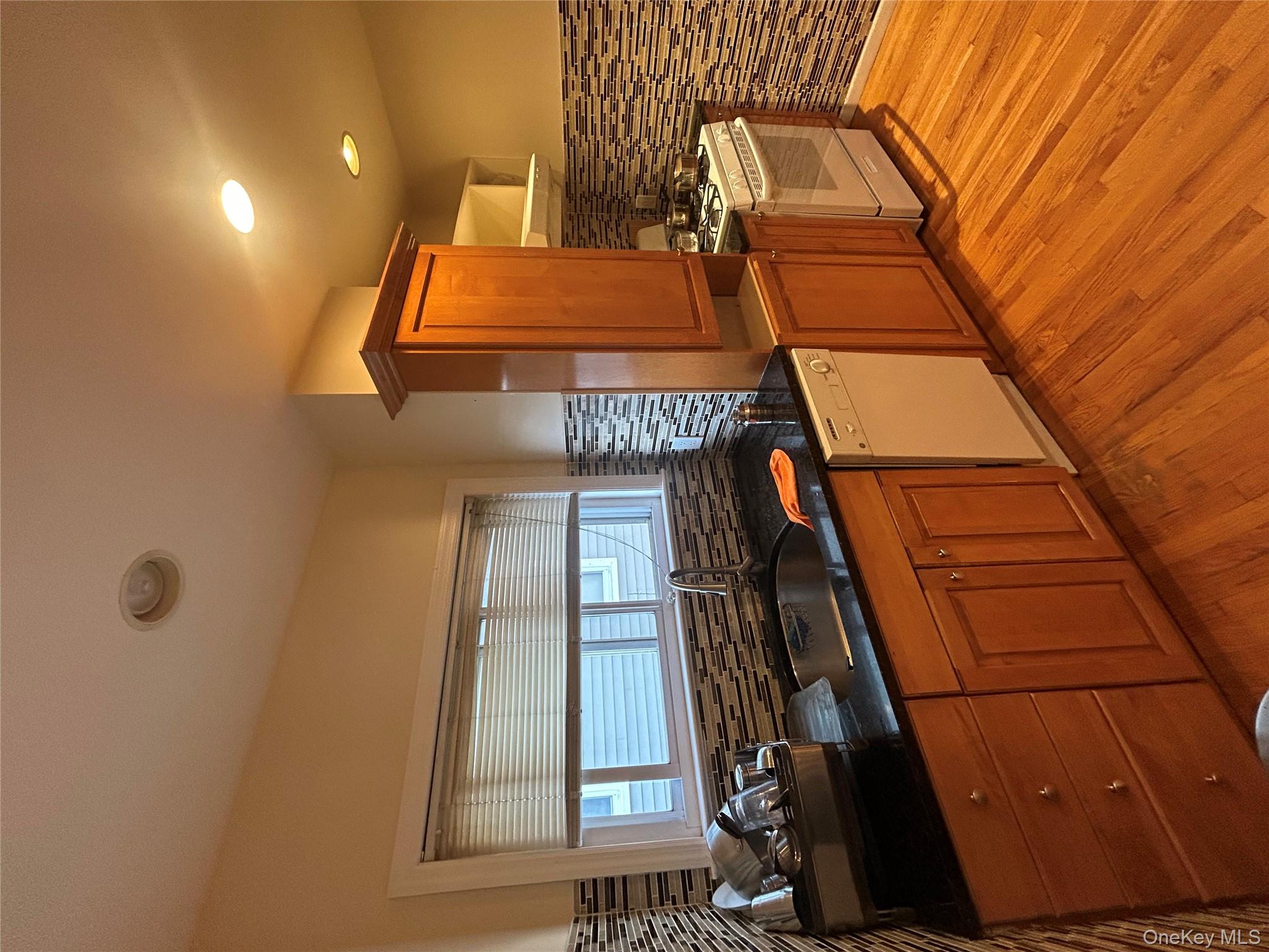 #13 photo, 100 Broad Street, ナッソー郡 Williston Park , NY 11596