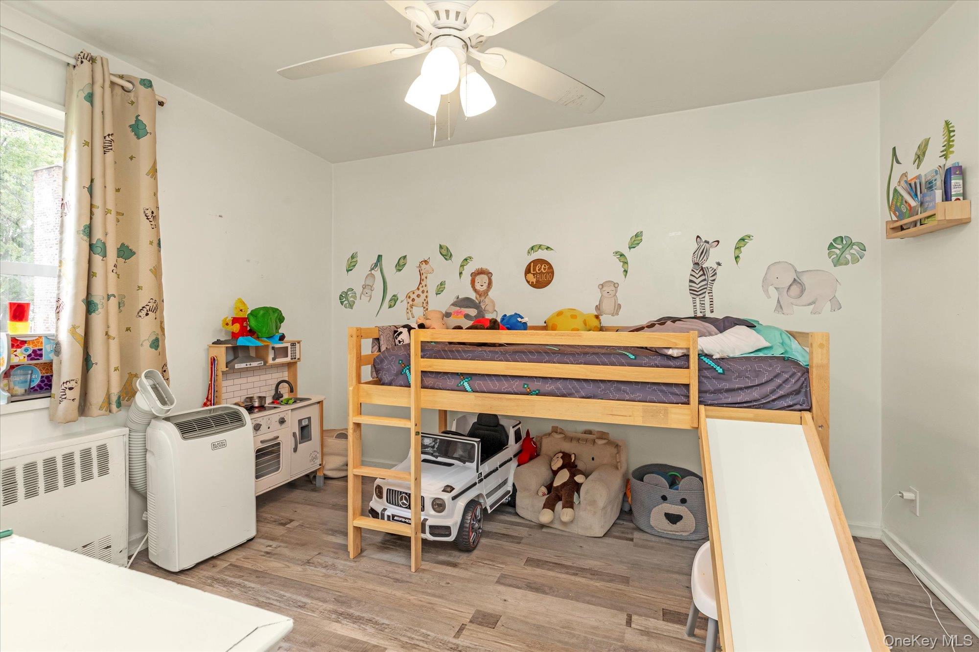 #10 photo, 22402 Stronghurst Avenue, Queens Village , NY 11427