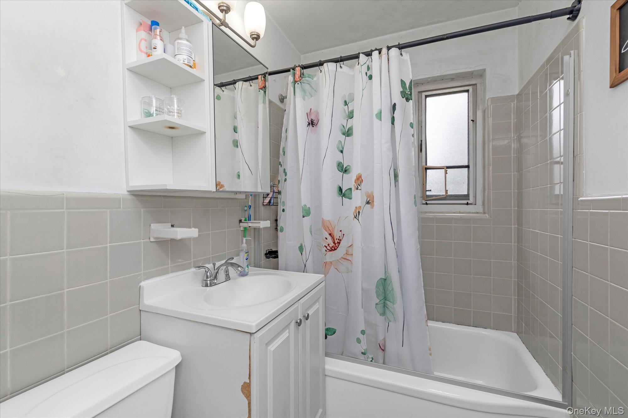 #11 photo, 22402 Stronghurst Avenue, Queens Village , NY 11427