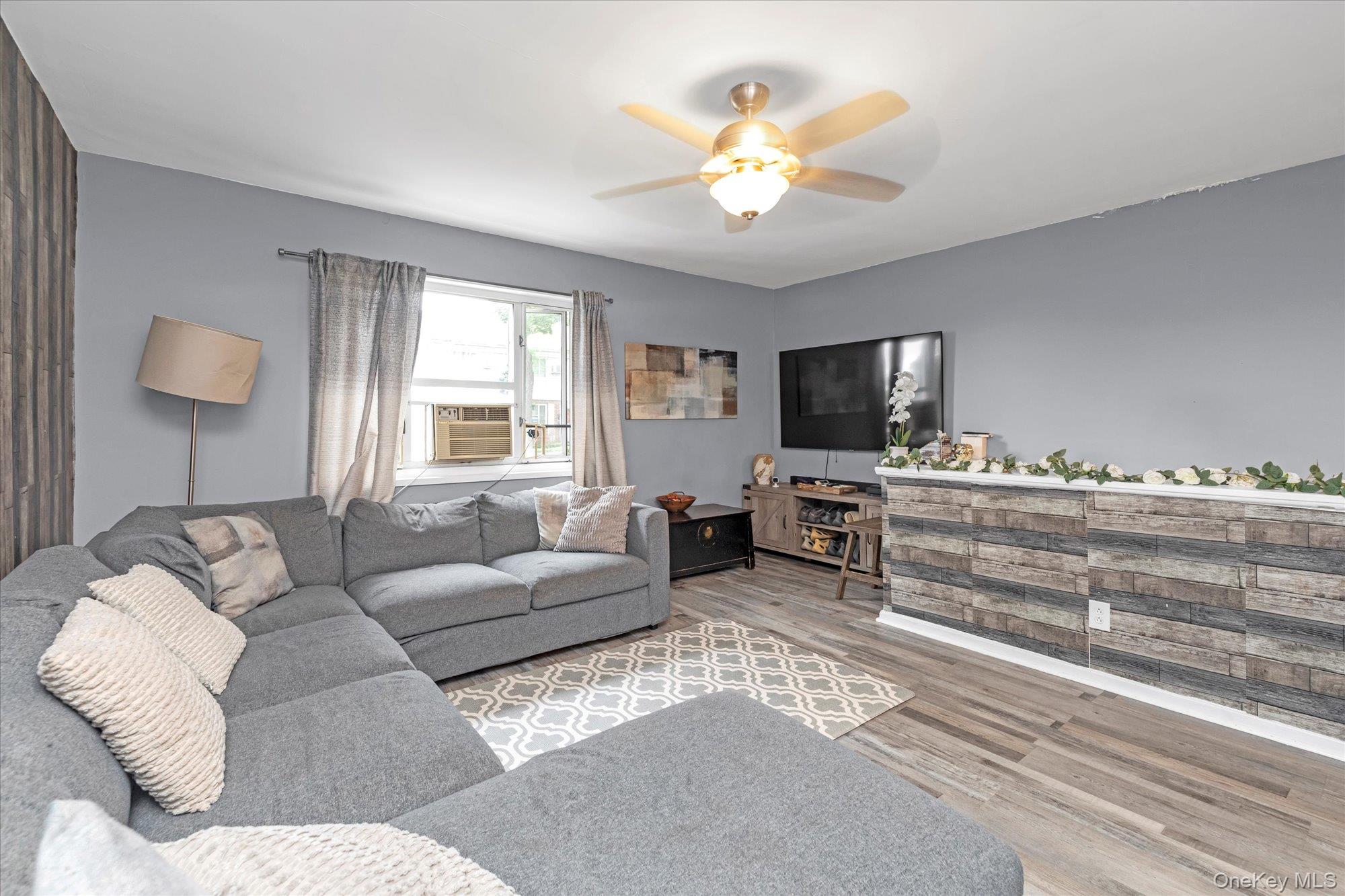 #2 photo, 22402 Stronghurst Avenue, Queens Village , NY 11427