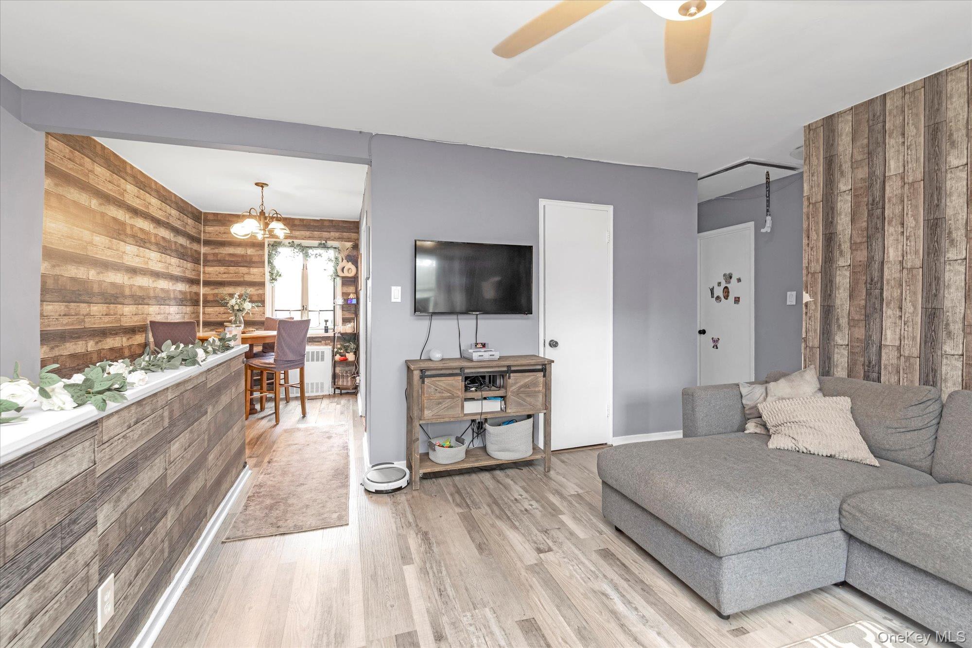 #4 photo, 22402 Stronghurst Avenue, Queens Village , NY 11427