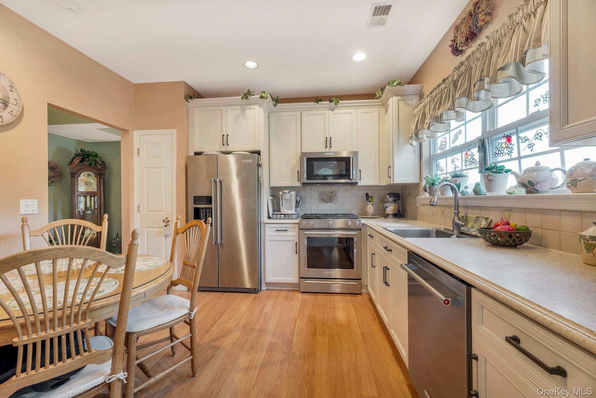 #12 photo, 537 Highland Court, サフォーク郡 Moriches , NY 11955