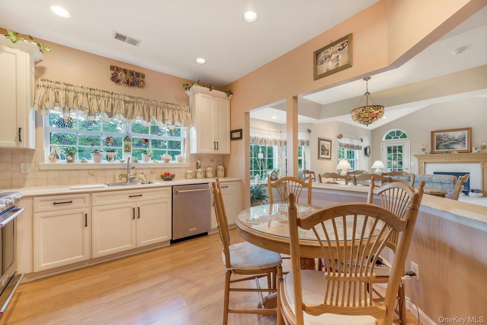 #13 photo, 537 Highland Court, サフォーク郡 Moriches , NY 11955